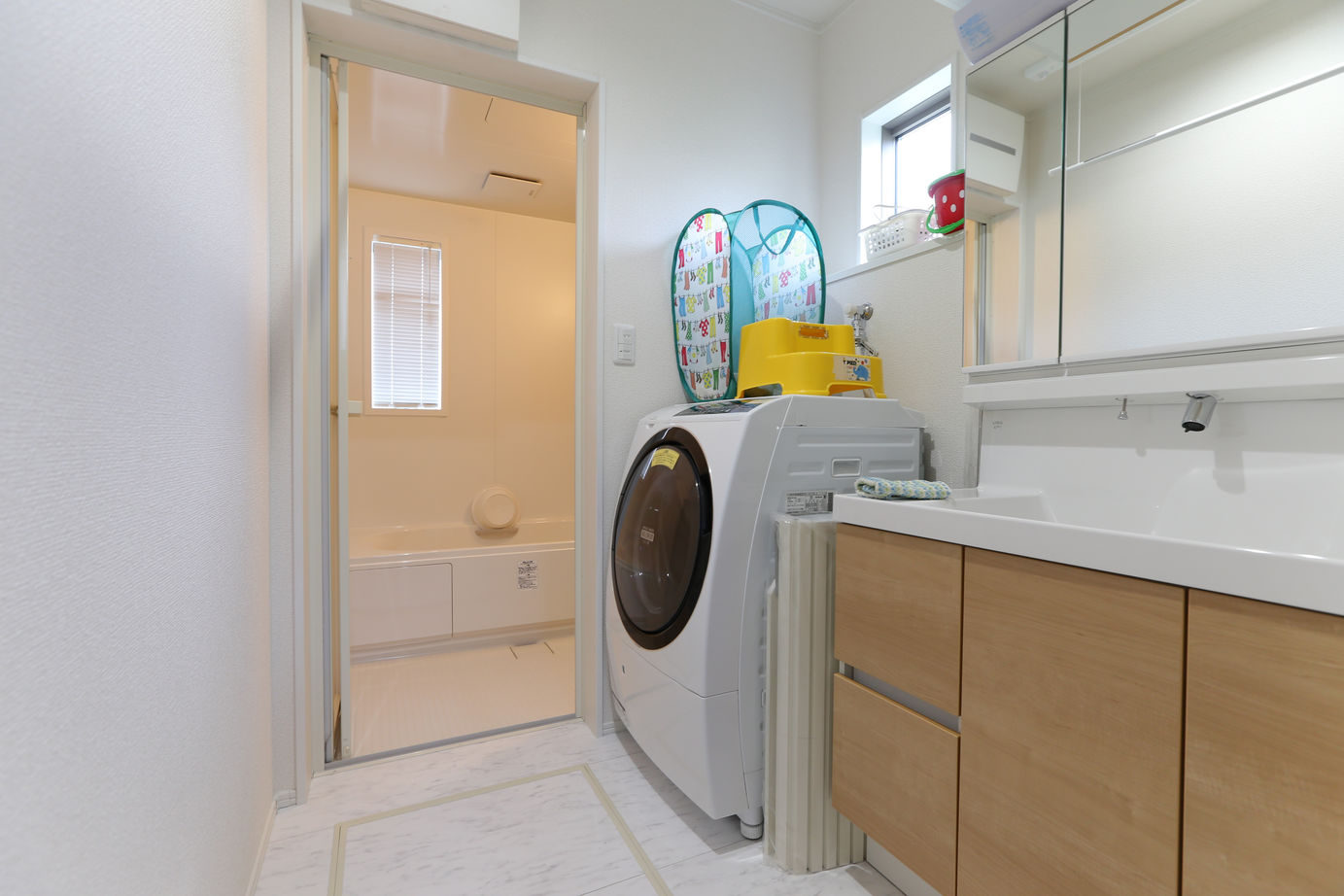 アイダ設計 【間取り図有/2階建て/20坪台/小屋裏収納】子育てにも快適　日当たりの良さをそのまま活かした設計の建築実例画像14