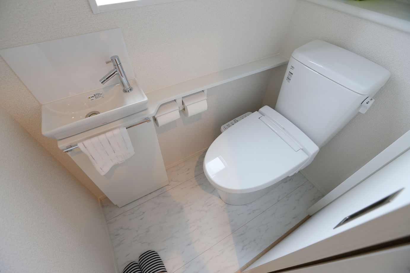 アイダ設計 【間取り図有/2階建て/20坪台/小屋裏収納】子育てにも快適　日当たりの良さをそのまま活かした設計の建築実例画像16