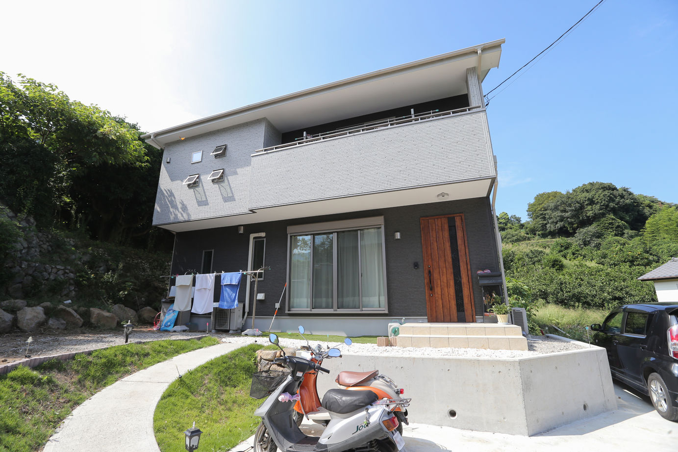 アイダ設計 【間取り図有/20坪台/リゾート】海を望める陽光差し込む邸宅、太陽光発電で光熱費を抑えたエコ住宅の建築実例画像2