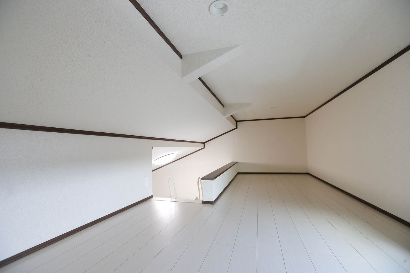 アイダ設計 【リゾートライフ/間取り図有/20坪台/趣味】家族で休暇を過ごす海前の別荘の建築実例画像19