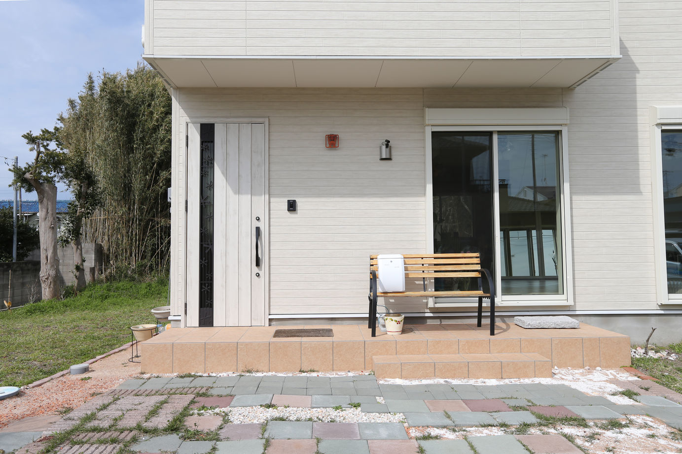 アイダ設計 【間取り図有/20坪台/3LDK/店舗兼用】フラダンス教室、美容院、居住空間、各スペースに配慮した設計の家の建築実例画像5