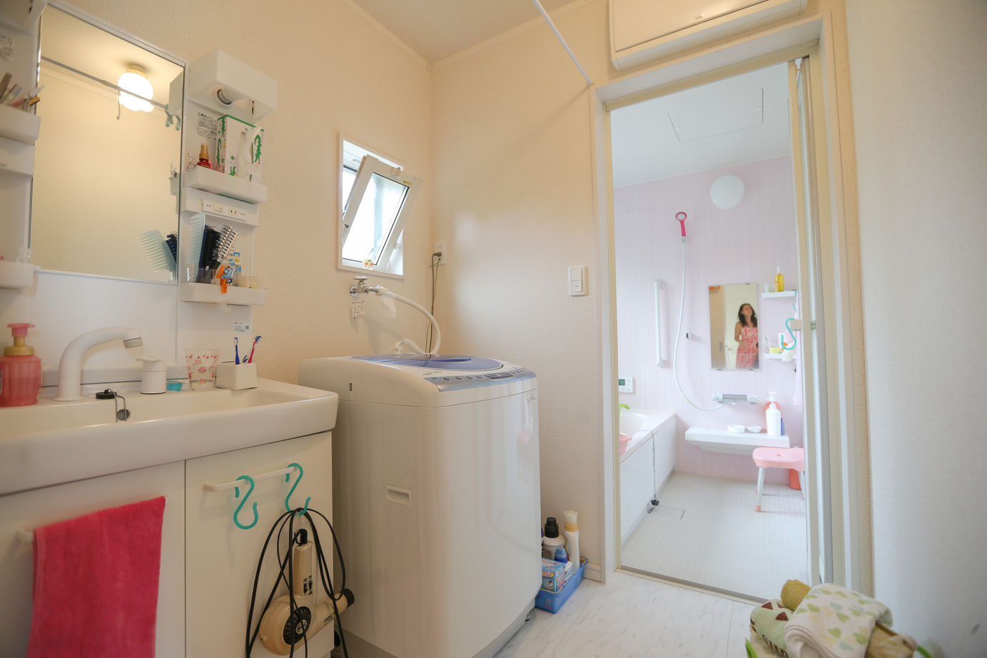 アイダ設計 【間取り図有/20坪台/3LDK/店舗兼用】フラダンス教室、美容院、居住空間、各スペースに配慮した設計の家の建築実例画像19