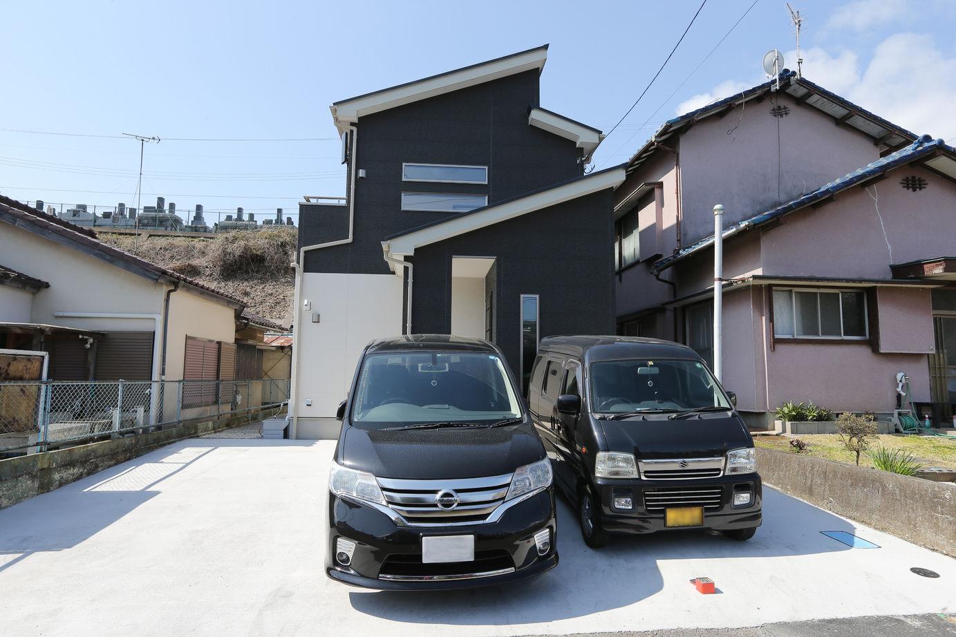 アイダ設計 【間取り図有/30坪台/収納充実/ペニンシュラキッチン】19帖の広々リビングは家族の憩いのスペースの建築実例画像3