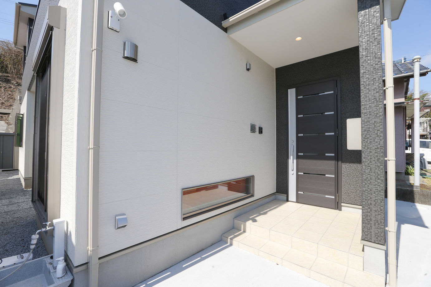 アイダ設計 【間取り図有/30坪台/収納充実/ペニンシュラキッチン】19帖の広々リビングは家族の憩いのスペースの建築実例画像5