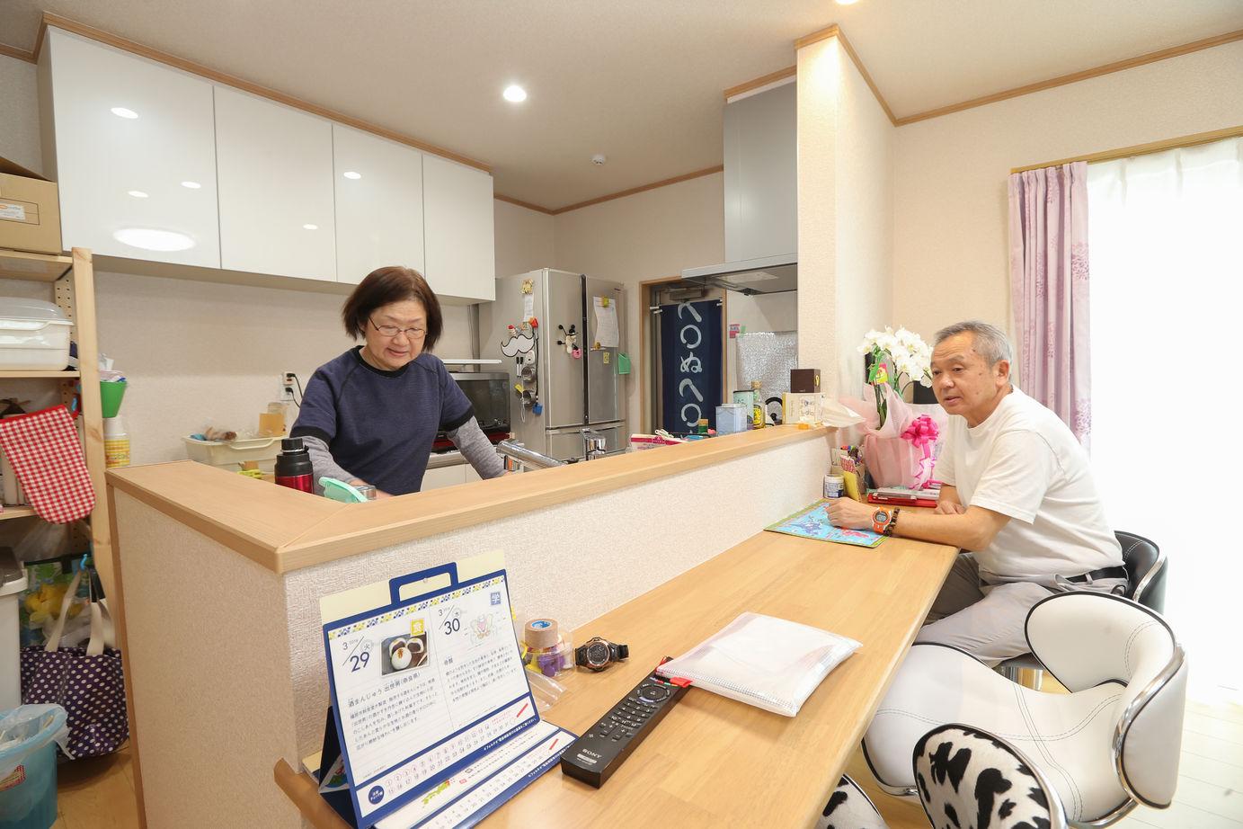 アイダ設計 【間取り図有/20坪台/バリアフリー/収納充実】カウンターキッチンで飲むのがお気に入りの建築実例画像8