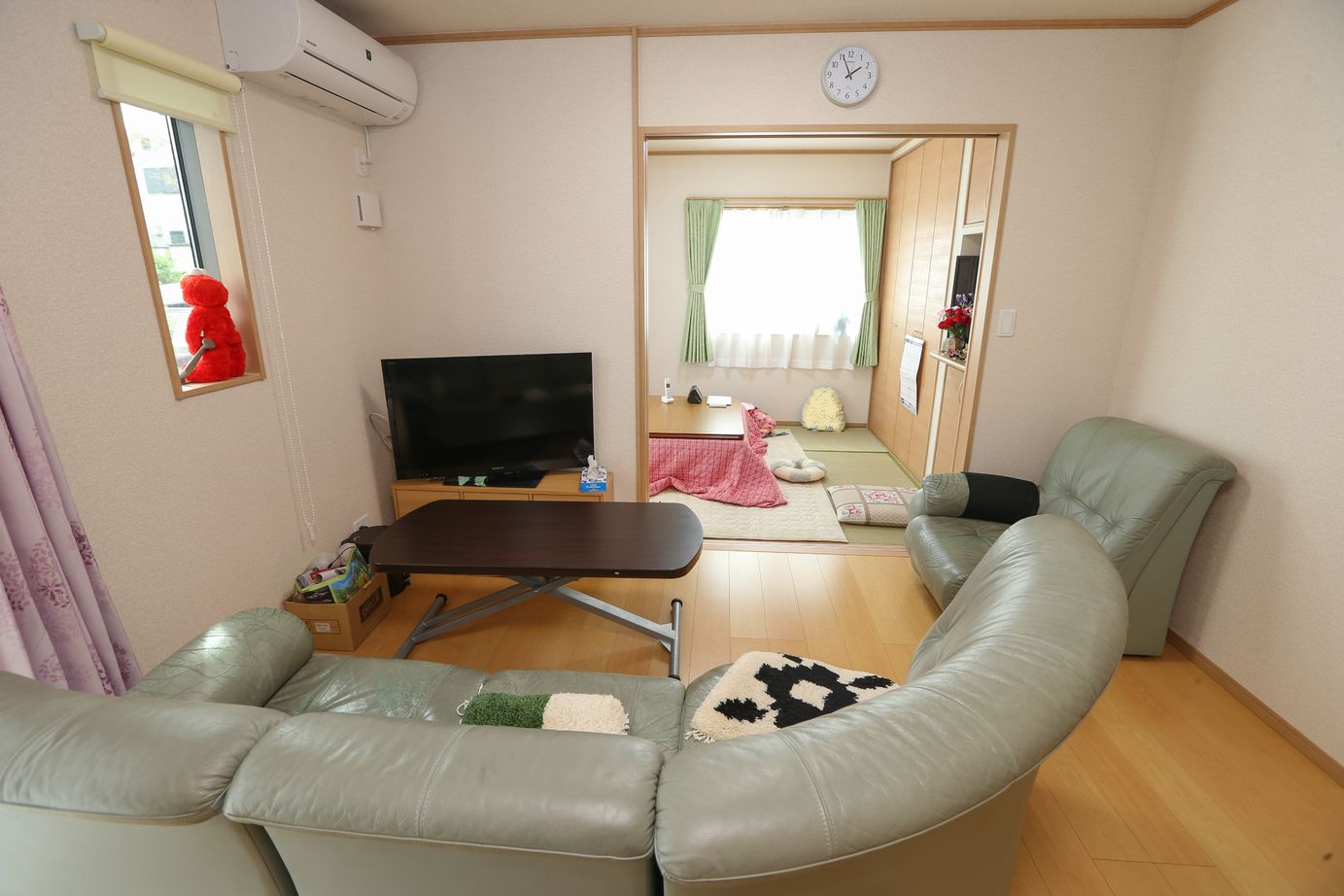 アイダ設計 【間取り図有/20坪台/バリアフリー/収納充実】カウンターキッチンで飲むのがお気に入りの建築実例画像9