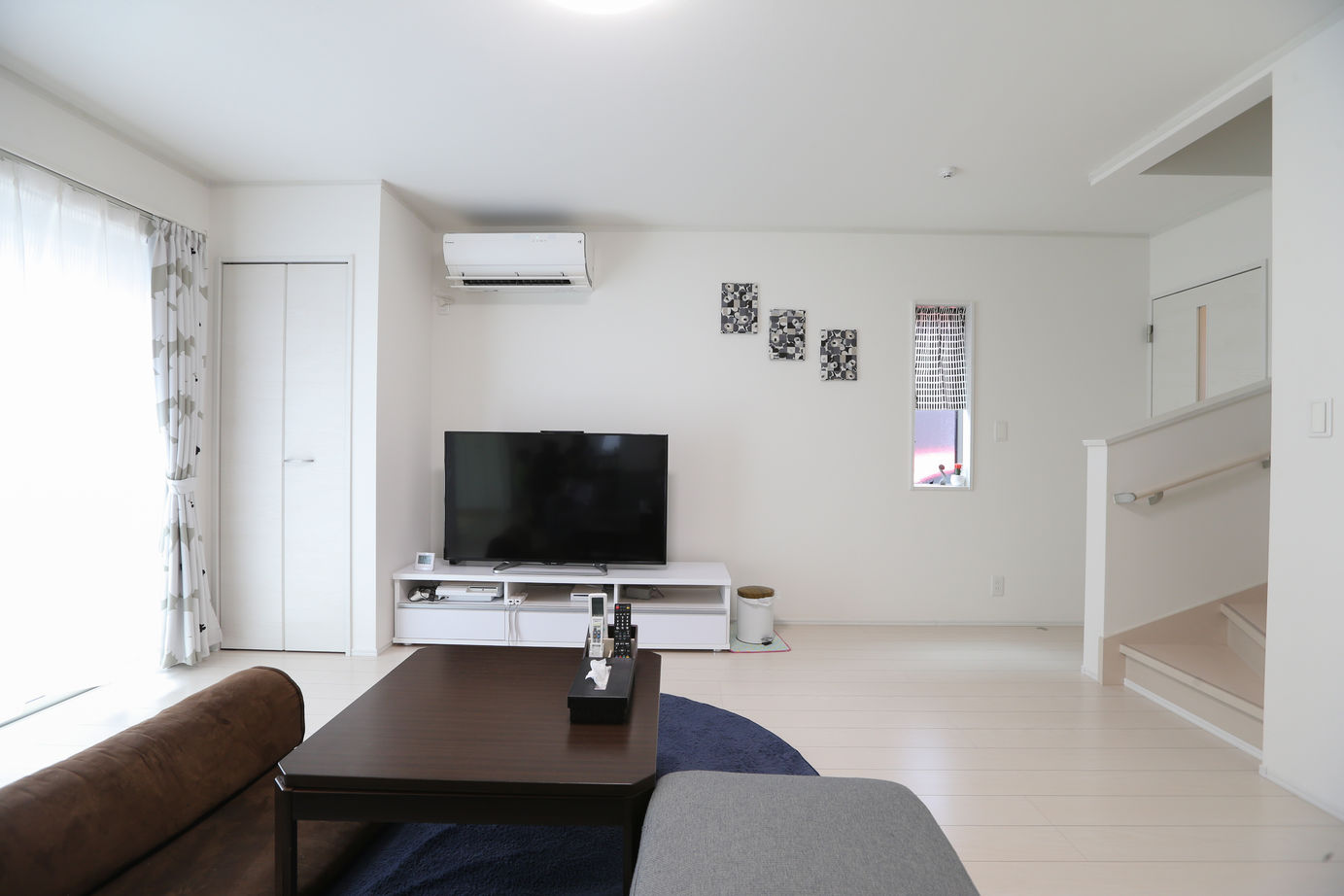 アイダ設計 【間取り図有/30坪台/ペニンシュラキッチン/太陽光発電】玄関や小屋裏収納など収納豊富で家中スッキリの建築実例画像10