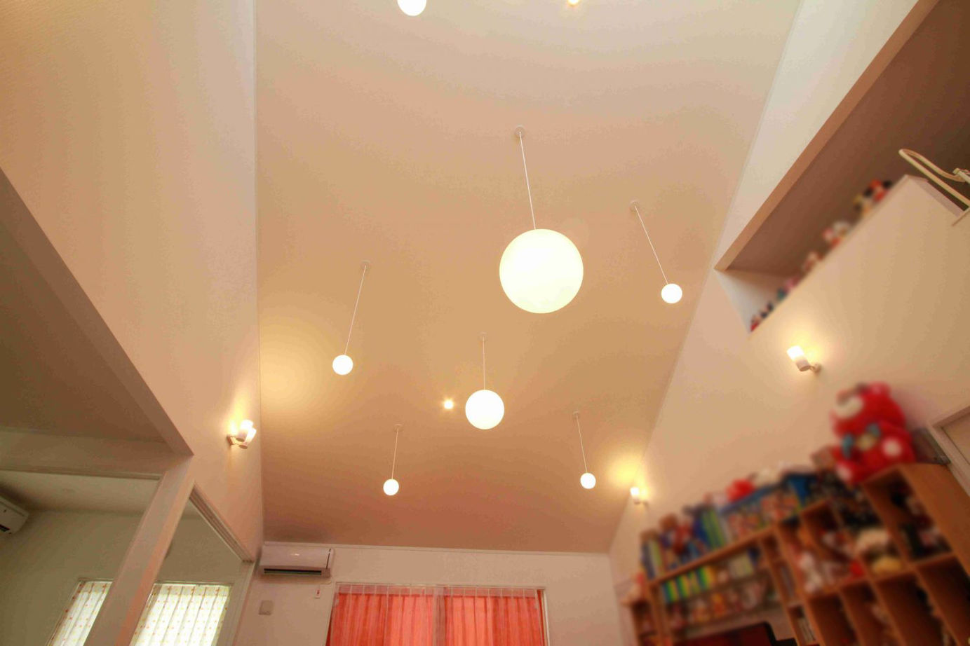 アイダ設計 【平屋/間取り図有/30坪台】開放的なリビングに勾配天井など、こだわった平屋のバリアフリーな住まいの建築実例画像8