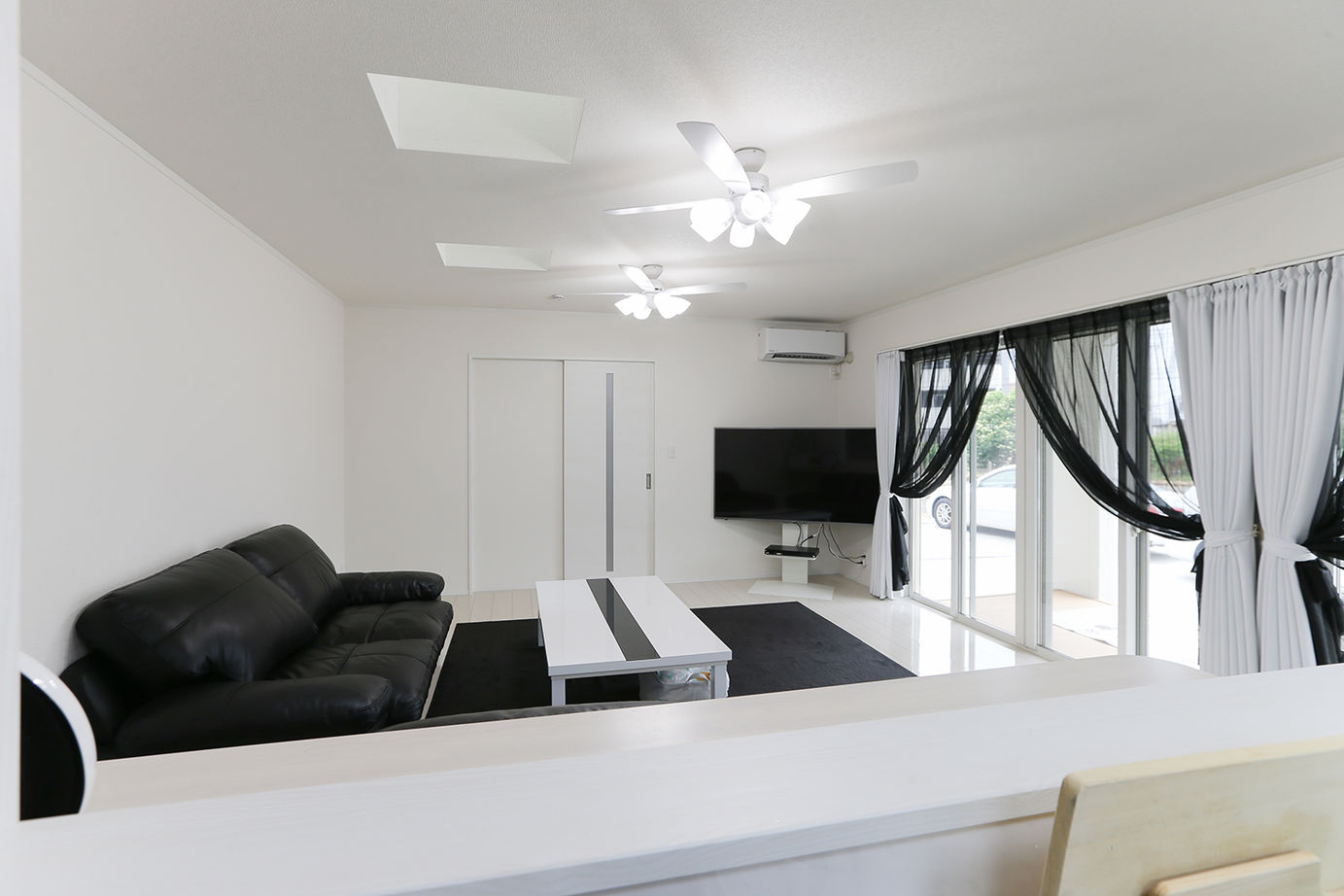 アイダ設計 【間取り図有/平屋/30坪台】太陽光発電やオール電化を採用、将来を見据えた使い勝手のよい平屋の二世帯住宅の建築実例画像3