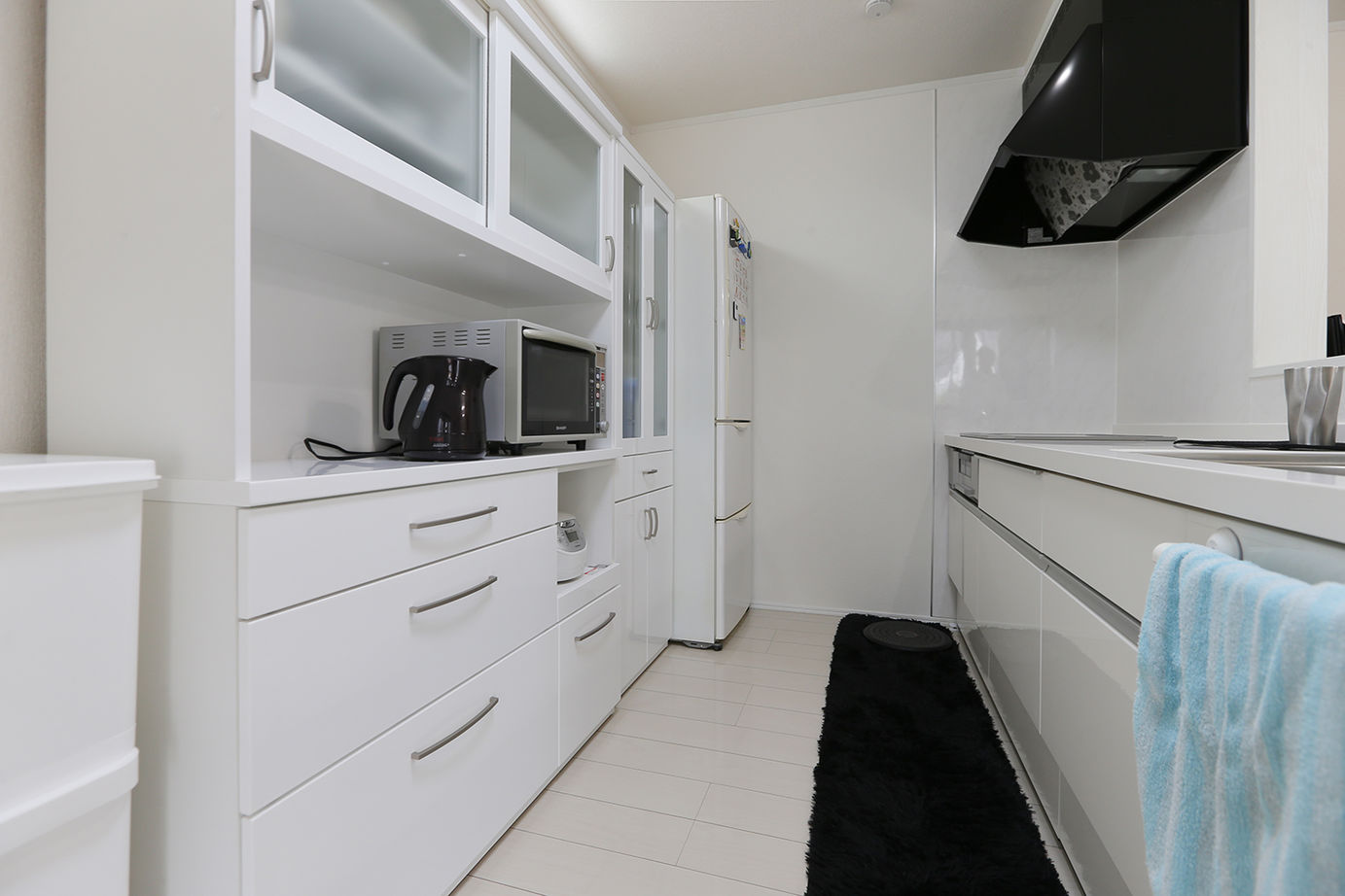 アイダ設計 【間取り図有/平屋/30坪台】太陽光発電やオール電化を採用、将来を見据えた使い勝手のよい平屋の二世帯住宅の建築実例画像6