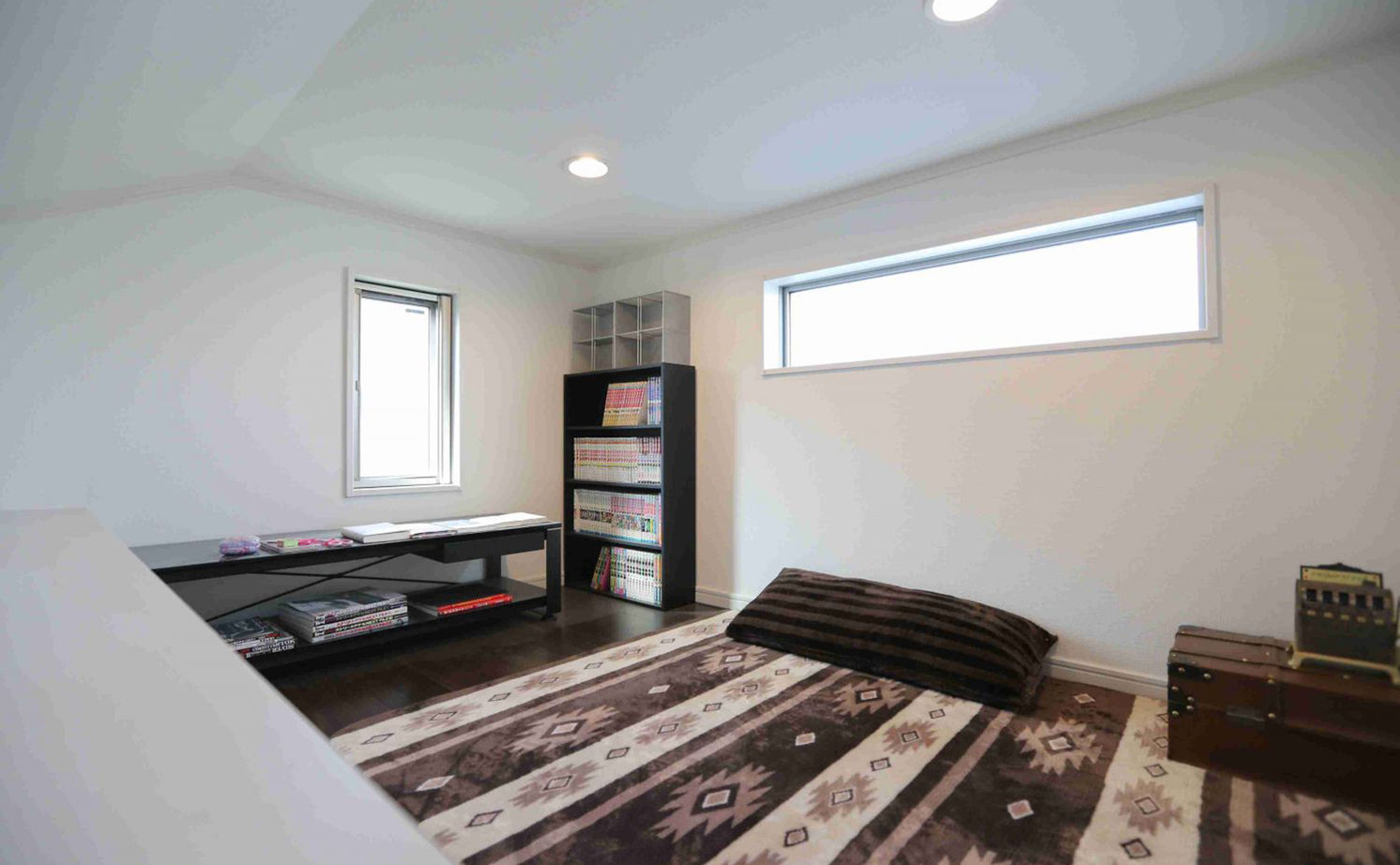 アイダ設計 【20坪台/収納充実/ロフト】モダンな外観、白とブラウンでモノトーンにまとめたスッキリとした室内空間の建築実例画像7