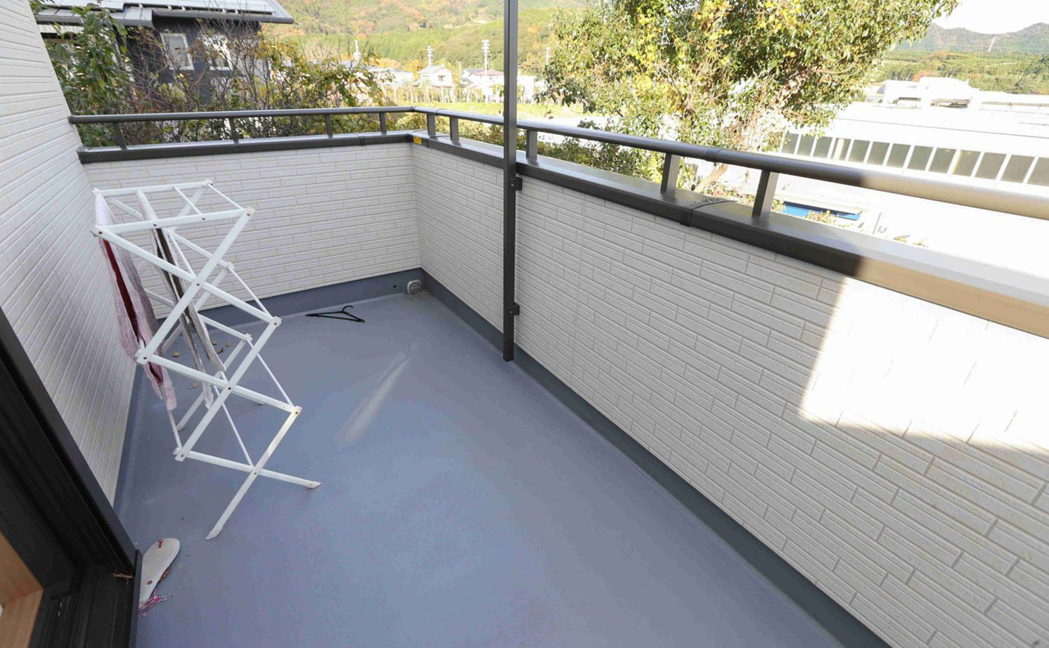 アイダ設計 【間取り図有/30坪台/小屋裏収納/バルコニー】空間を有効活用した、人目を気にしない裏庭のある家の建築実例画像10