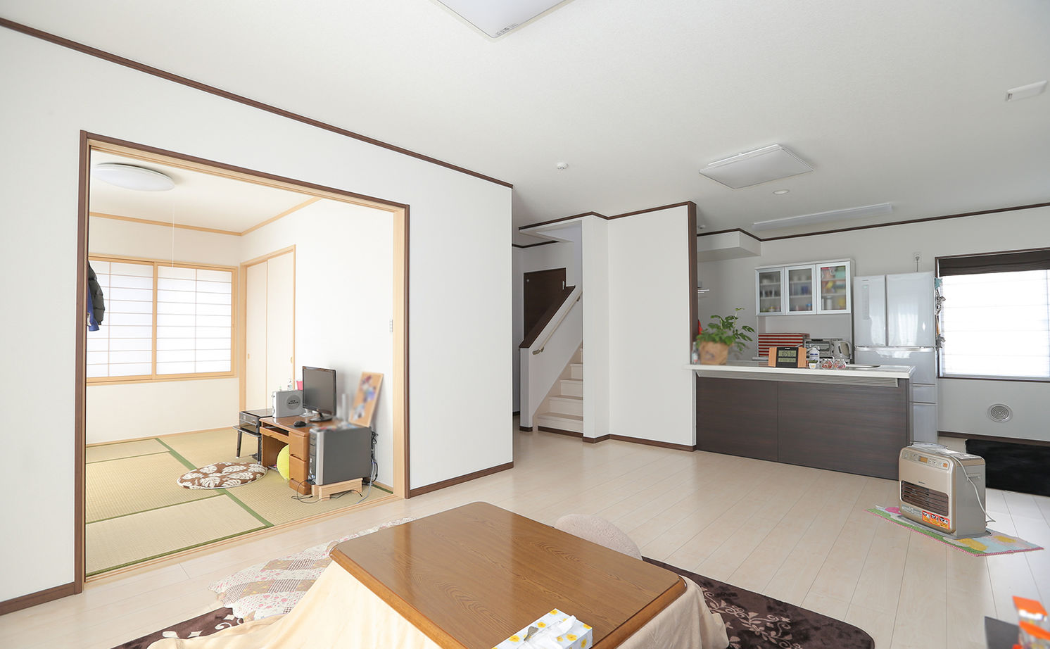 アイダ設計 【30坪台/制震ダンパー/複層ガラス】開放的な空間に充実設備で納得の住まい。光熱費を抑えるオール電化住宅の建築実例画像3