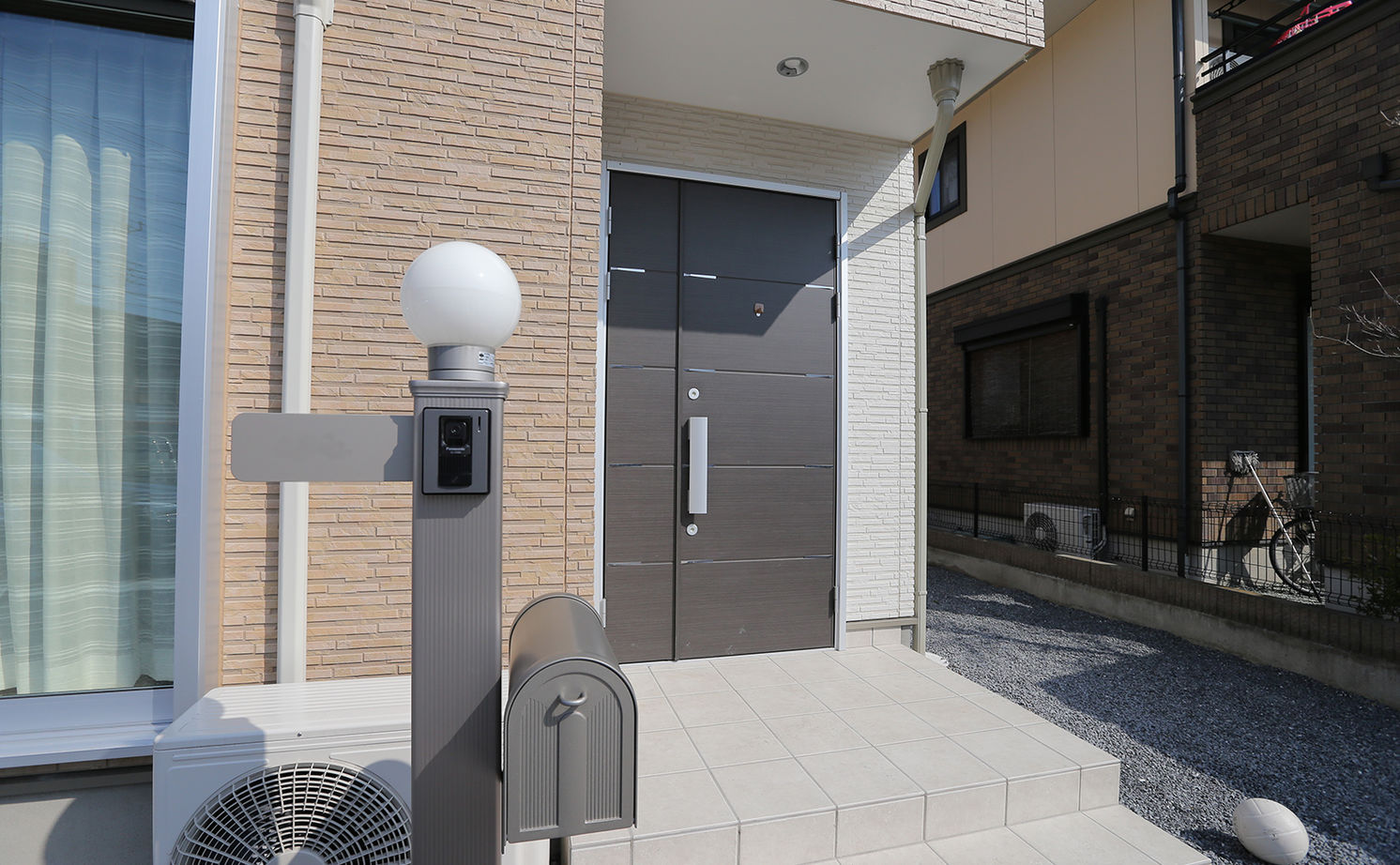 アイダ設計 【30坪台/制震ダンパー/複層ガラス】開放的な空間に充実設備で納得の住まい。光熱費を抑えるオール電化住宅の建築実例画像4