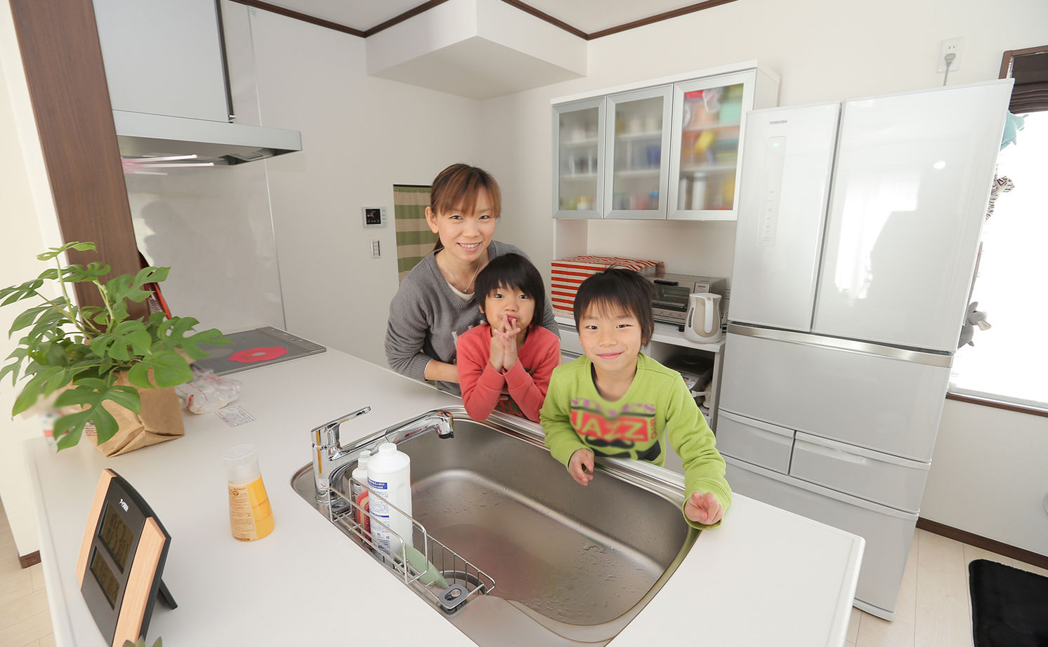 アイダ設計 【30坪台/制震ダンパー/複層ガラス】開放的な空間に充実設備で納得の住まい。光熱費を抑えるオール電化住宅の建築実例画像7