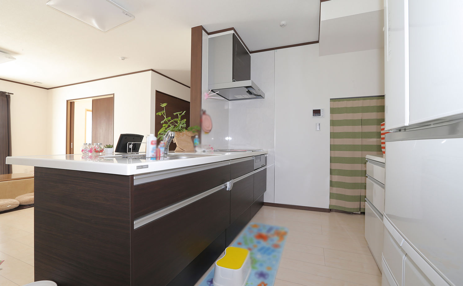 アイダ設計 【30坪台/制震ダンパー/複層ガラス】開放的な空間に充実設備で納得の住まい。光熱費を抑えるオール電化住宅の建築実例画像9