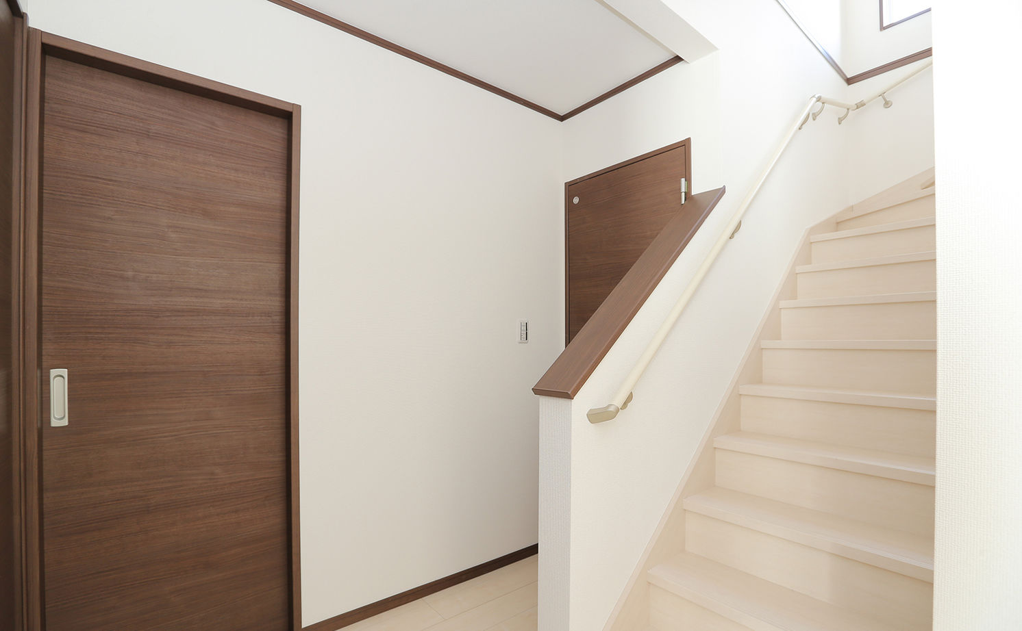 アイダ設計 【30坪台/制震ダンパー/複層ガラス】開放的な空間に充実設備で納得の住まい。光熱費を抑えるオール電化住宅の建築実例画像10