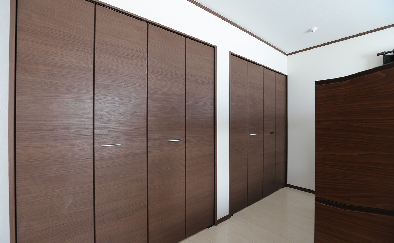 アイダ設計 【30坪台/制震ダンパー/複層ガラス】開放的な空間に充実設備で納得の住まい。光熱費を抑えるオール電化住宅の建築実例画像12