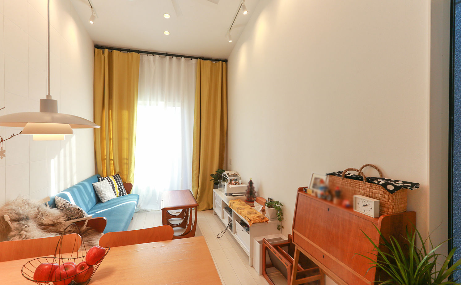 アイダ設計 【都市型住宅/間取り図有/10坪台/狭小地】様々な工夫で圧迫感を感じさせない明るくて開放的な住まいの建築実例画像2