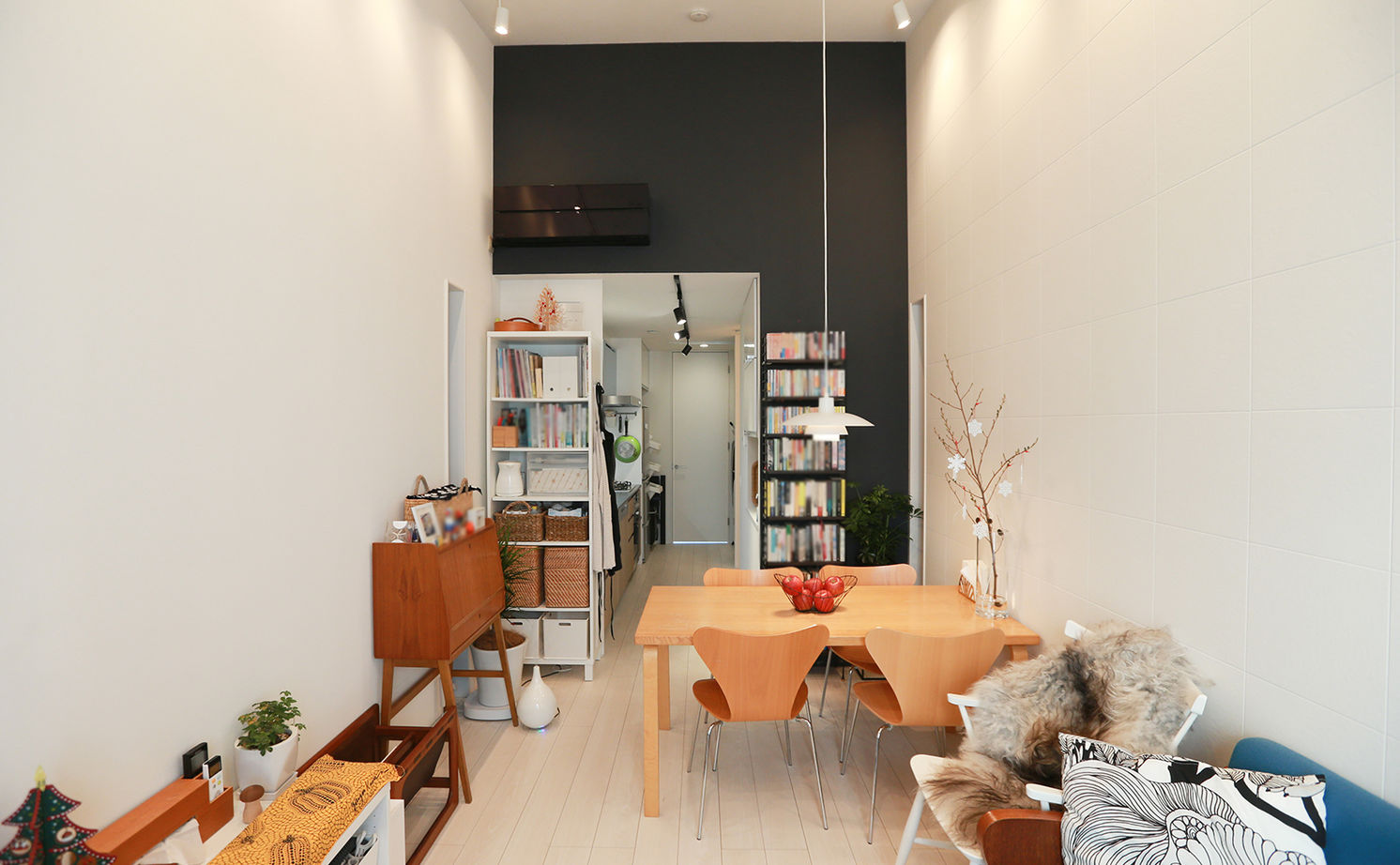 アイダ設計 【都市型住宅/間取り図有/10坪台/狭小地】様々な工夫で圧迫感を感じさせない明るくて開放的な住まいの建築実例画像3