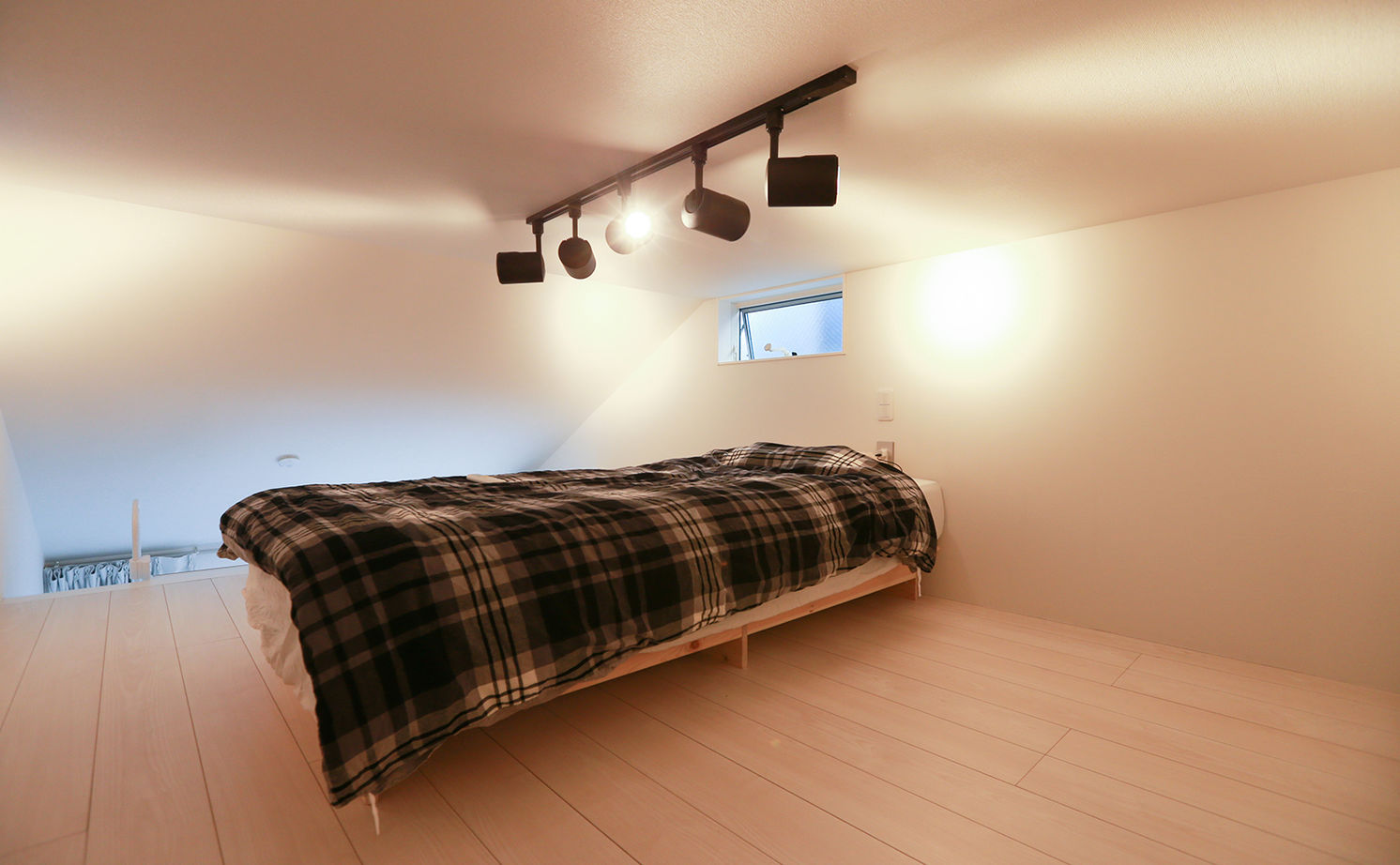 アイダ設計 【都市型住宅/間取り図有/10坪台/狭小地】様々な工夫で圧迫感を感じさせない明るくて開放的な住まいの建築実例画像9