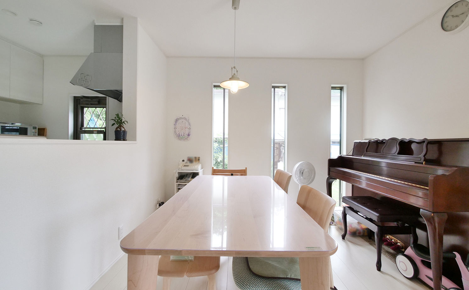 アイダ設計 【二世帯住宅/間取り図有/40坪台/吹き抜け/広々リビング】価格を抑えながら高耐震で開放的な家を実現の建築実例画像6