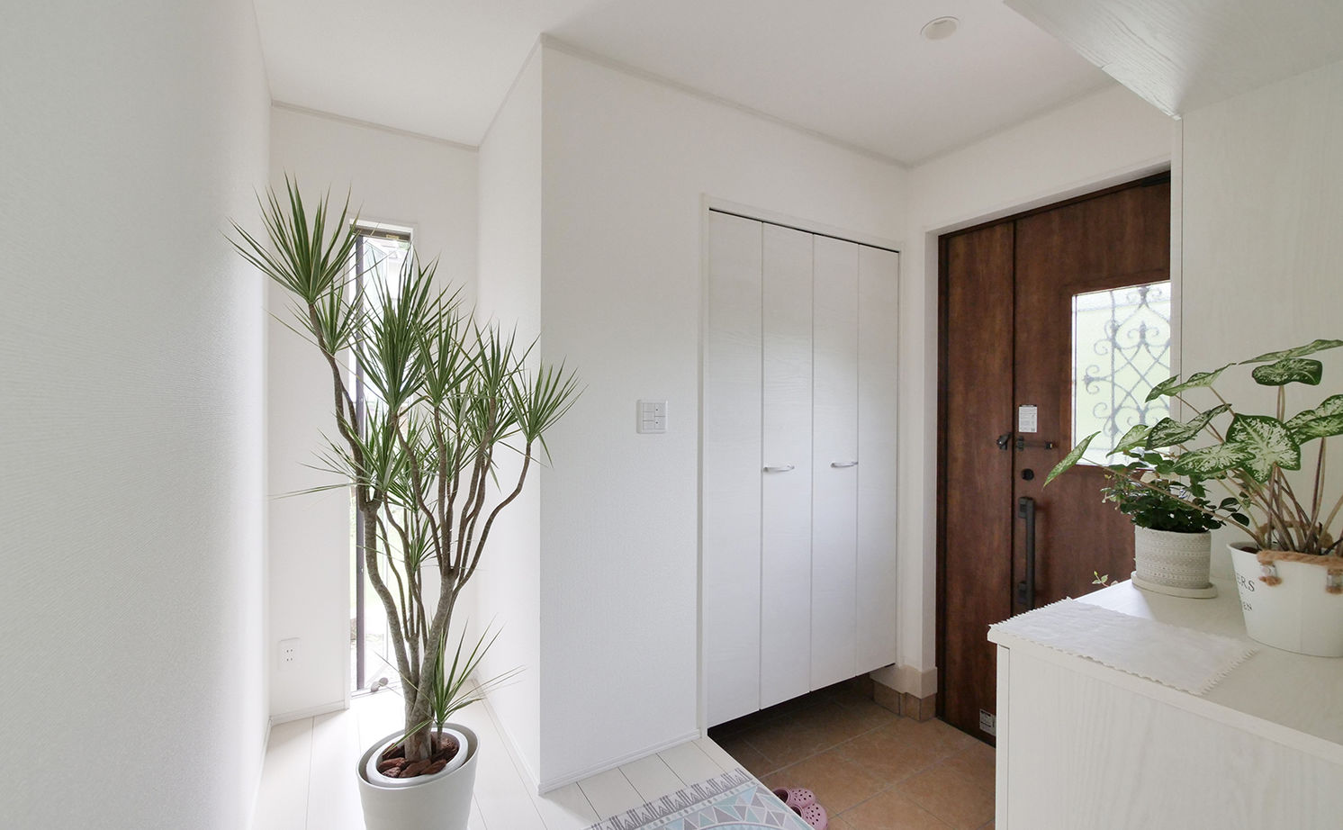 アイダ設計 【二世帯住宅/間取り図有/40坪台/吹き抜け/広々リビング】価格を抑えながら高耐震で開放的な家を実現の建築実例画像11