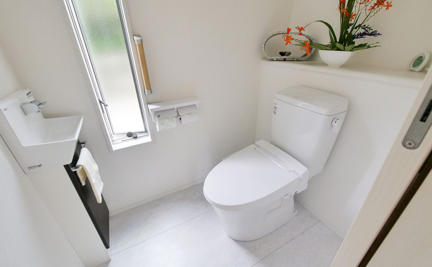 アイダ設計 【二世帯住宅/間取り図有/40坪台/吹き抜け/広々リビング】価格を抑えながら高耐震で開放的な家を実現の建築実例画像15