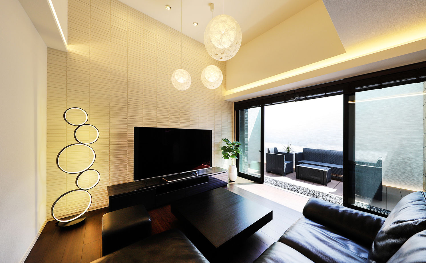 アイダ設計 【間取り図有/30坪台/3階建て/吹き抜け/広々LDK】限られた空間を最大限に生かした、ホテルライクな家の建築実例画像4