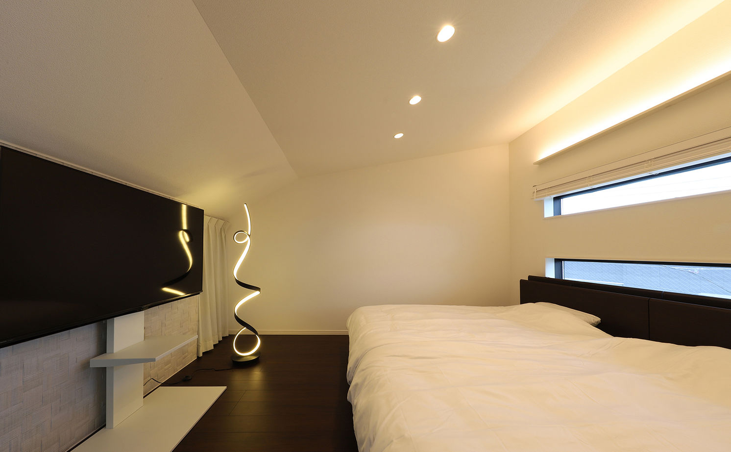 アイダ設計 【間取り図有/30坪台/3階建て/吹き抜け/広々LDK】限られた空間を最大限に生かした、ホテルライクな家の建築実例画像7