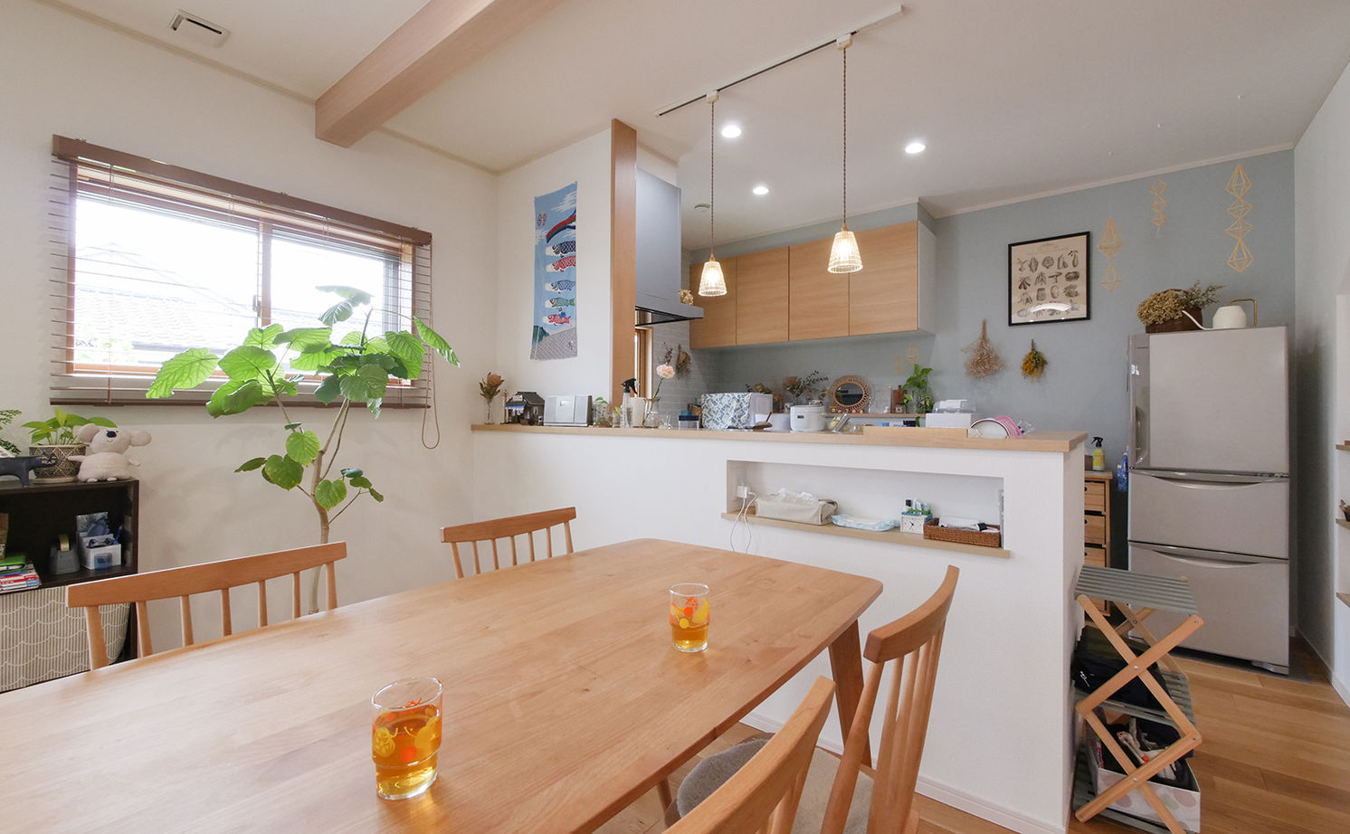 アイダ設計 【間取り図有/30帖超のLDK/ウッドデッキ/40坪台/回遊動線】木のぬくもりと開放感を実現したZEH住宅の建築実例画像5