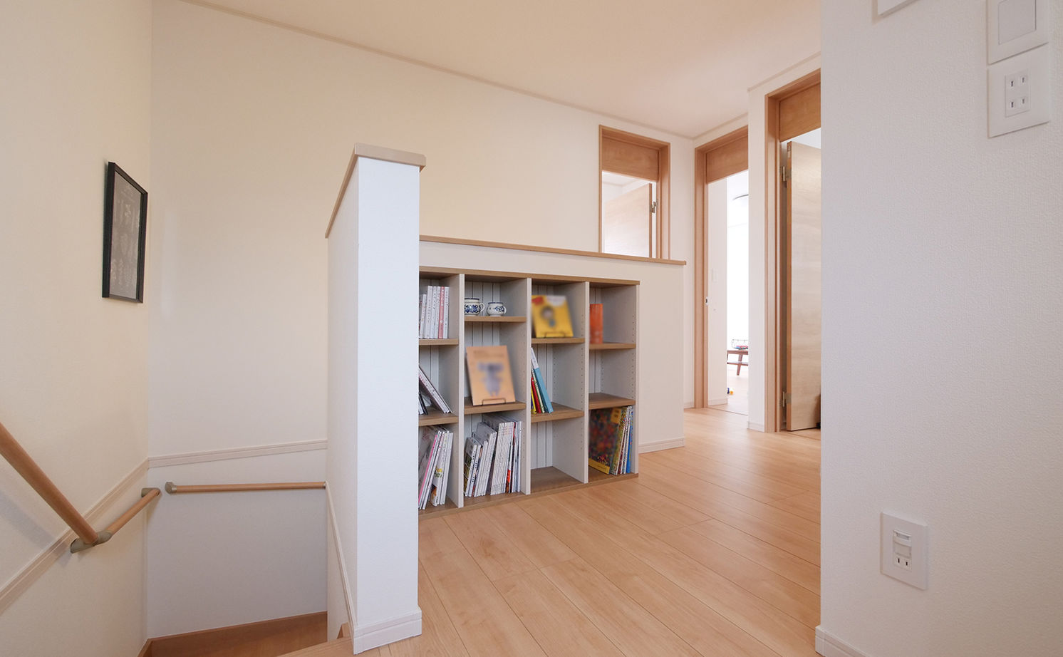 アイダ設計 【間取り図有/30帖超のLDK/ウッドデッキ/40坪台/回遊動線】木のぬくもりと開放感を実現したZEH住宅の建築実例画像13