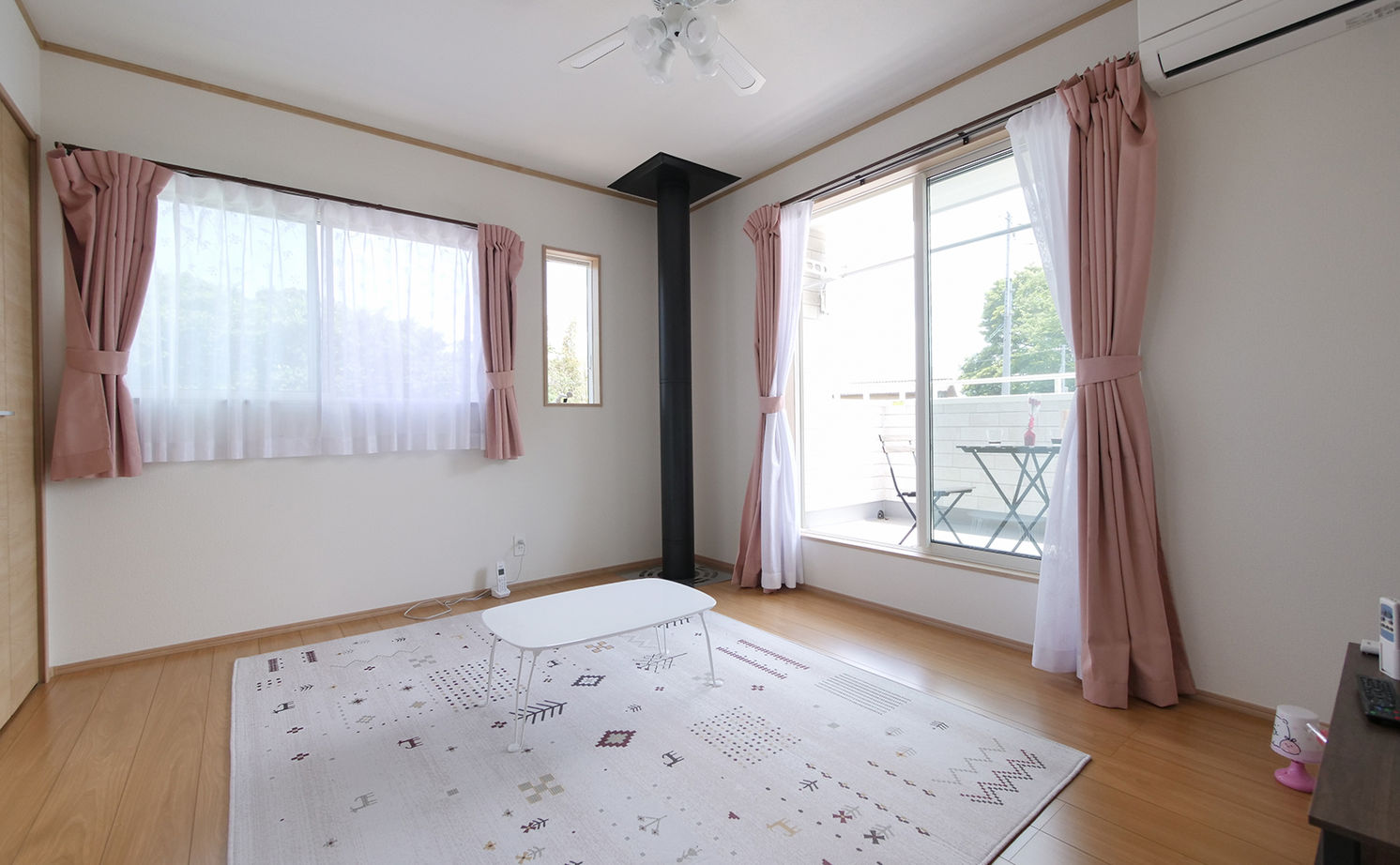 アイダ設計 【間取り図有/薪ストーブ/40坪台/スカイバルコニー】趣味とこだわりが詰まった、どこにいても楽しい家の建築実例画像6