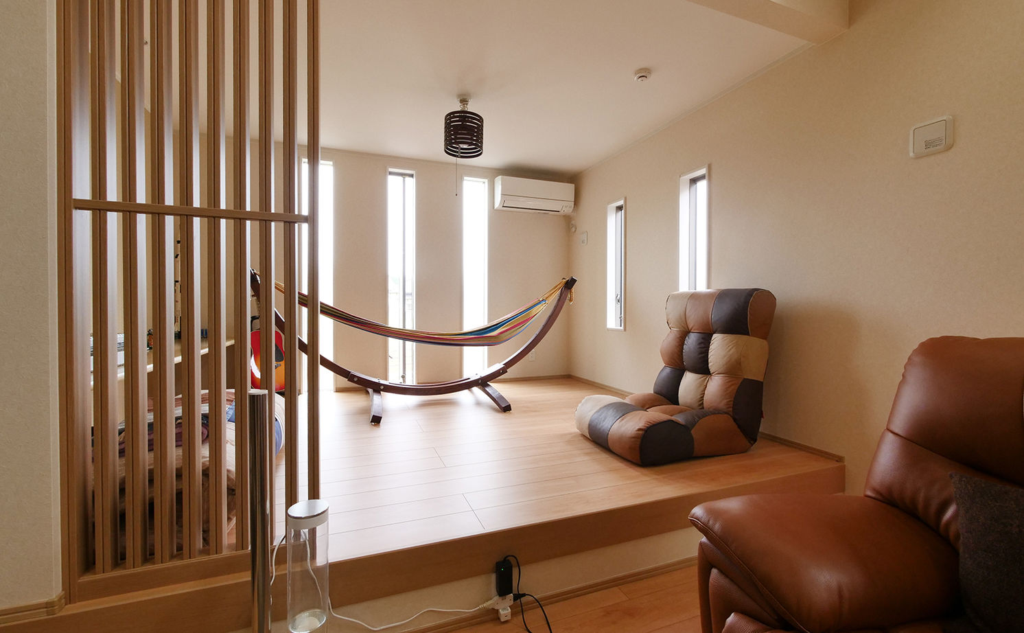 アイダ設計 【間取り図有/回遊動線/30坪台/ウッドデッキ/自由設計】個性的なデザインと暮らしやすさを両立した平屋の家の建築実例画像5