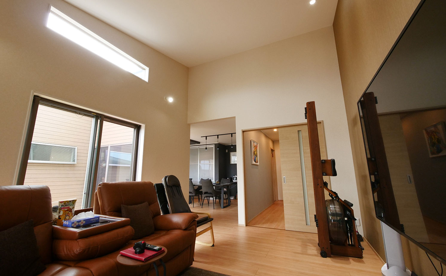 アイダ設計 【間取り図有/回遊動線/30坪台/ウッドデッキ/自由設計】個性的なデザインと暮らしやすさを両立した平屋の家の建築実例画像6