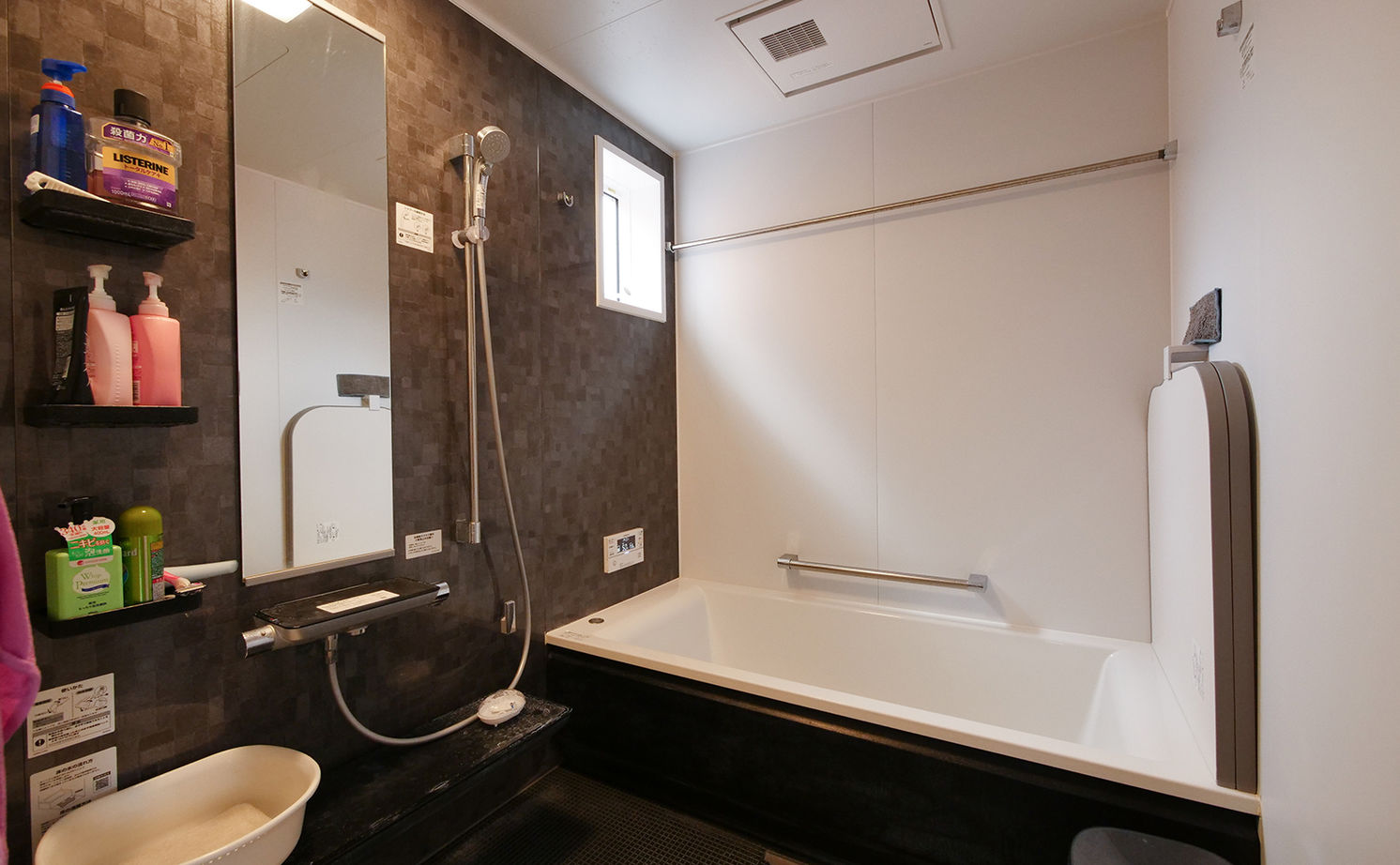 アイダ設計 【間取り図有/回遊動線/30坪台/ウッドデッキ/自由設計】個性的なデザインと暮らしやすさを両立した平屋の家の建築実例画像12