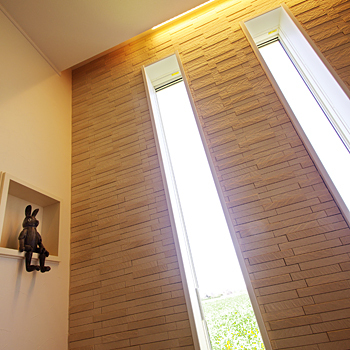 ハウスジャパン 【2000万円台｜間取り図有｜バイクガレージ】風景に映える白黒の家！バイクガレージで趣味も充実の建築実例画像7