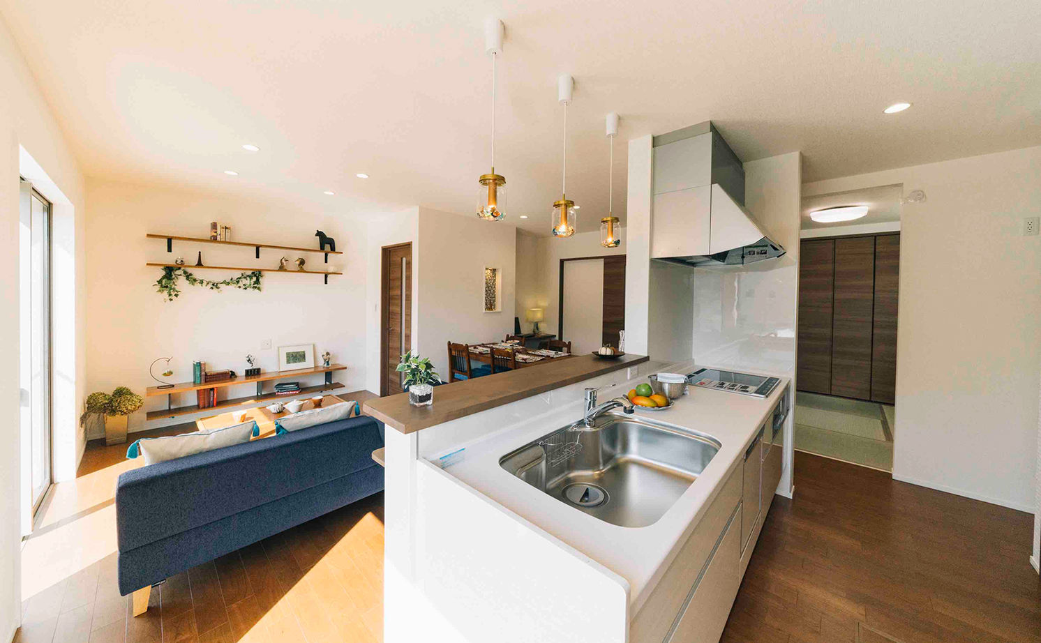 ハウスジャパン 【本体価格1840万円|間取り図有|30坪台】家事が楽になる回遊動線！和室のある快適な家の建築実例画像3