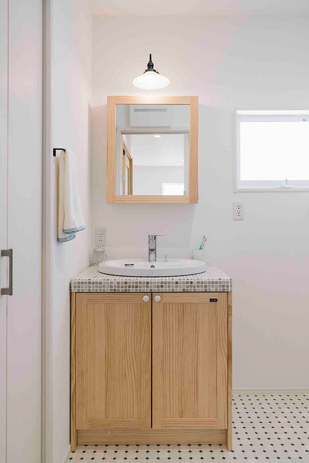 ハウスジャパン 【本体価格1690万円|間取り図有|ナチュラル|30坪】おしゃれな見せる収納！無垢材のあたたかい家の建築実例画像6