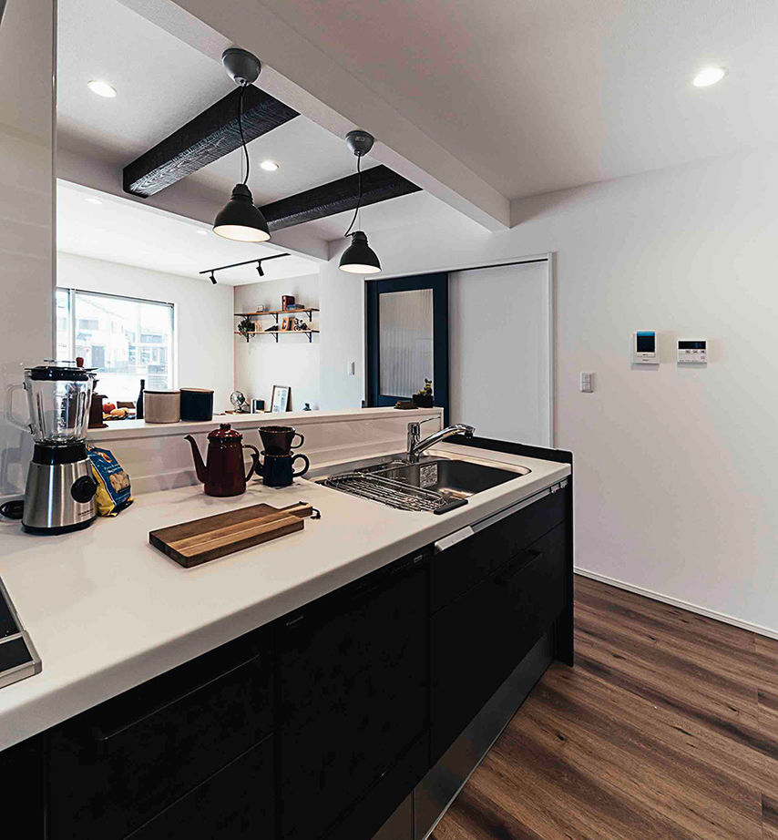 ハウスジャパン 【本体価格1640万円|間取り図有|ヴィンテージ|30坪】個性豊かなタイルのキューブ型おしゃれな家の建築実例画像6