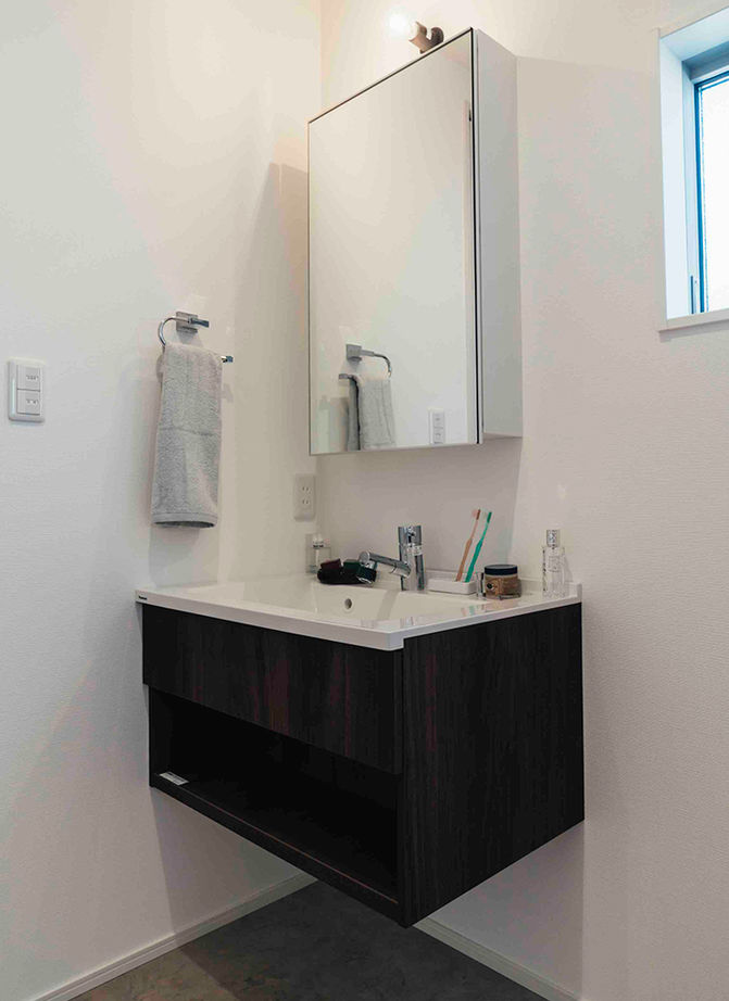 ハウスジャパン 【本体価格1640万円|間取り図有|ヴィンテージ|30坪】個性豊かなタイルのキューブ型おしゃれな家の建築実例画像9