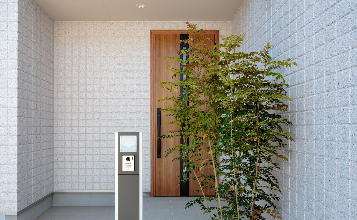 ハウスジャパン 【2000万円台|シンプルモダン|ウッドデッキ】プライバシー重視のオシャレなアウトドアリビングの建築実例画像10