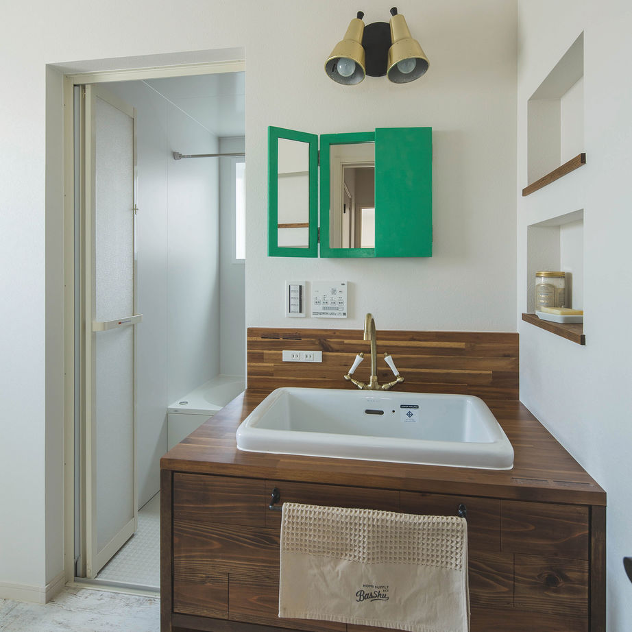 ハウスジャパン 【2000万円台｜平屋風｜間取り図有｜40坪｜4LDK】カリフォルニアスタイルの平屋風、ポーチ付きの家の建築実例画像5