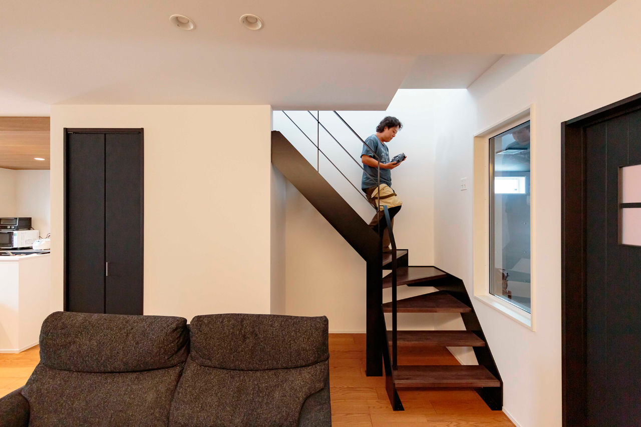 ハウスジャパン 【刈谷市｜30坪台｜ビルトインガレージ】男の城！一人や友人との時間を楽しむ住まいの建築実例画像4