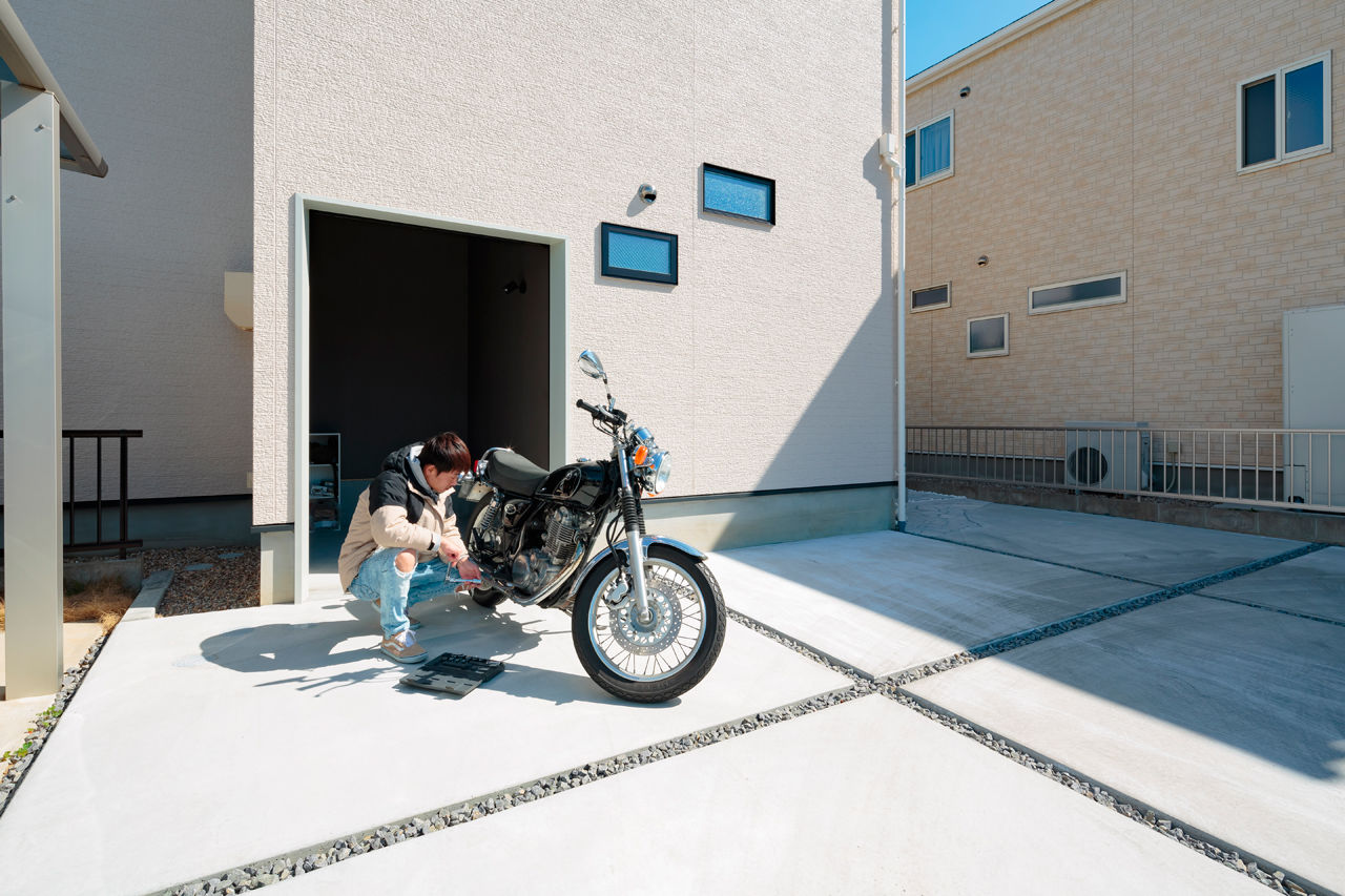 ハウスジャパン 【西尾市｜ビルトインガレージ】30坪未満でも実現！可愛い韓国風インテリアの家の建築実例画像2