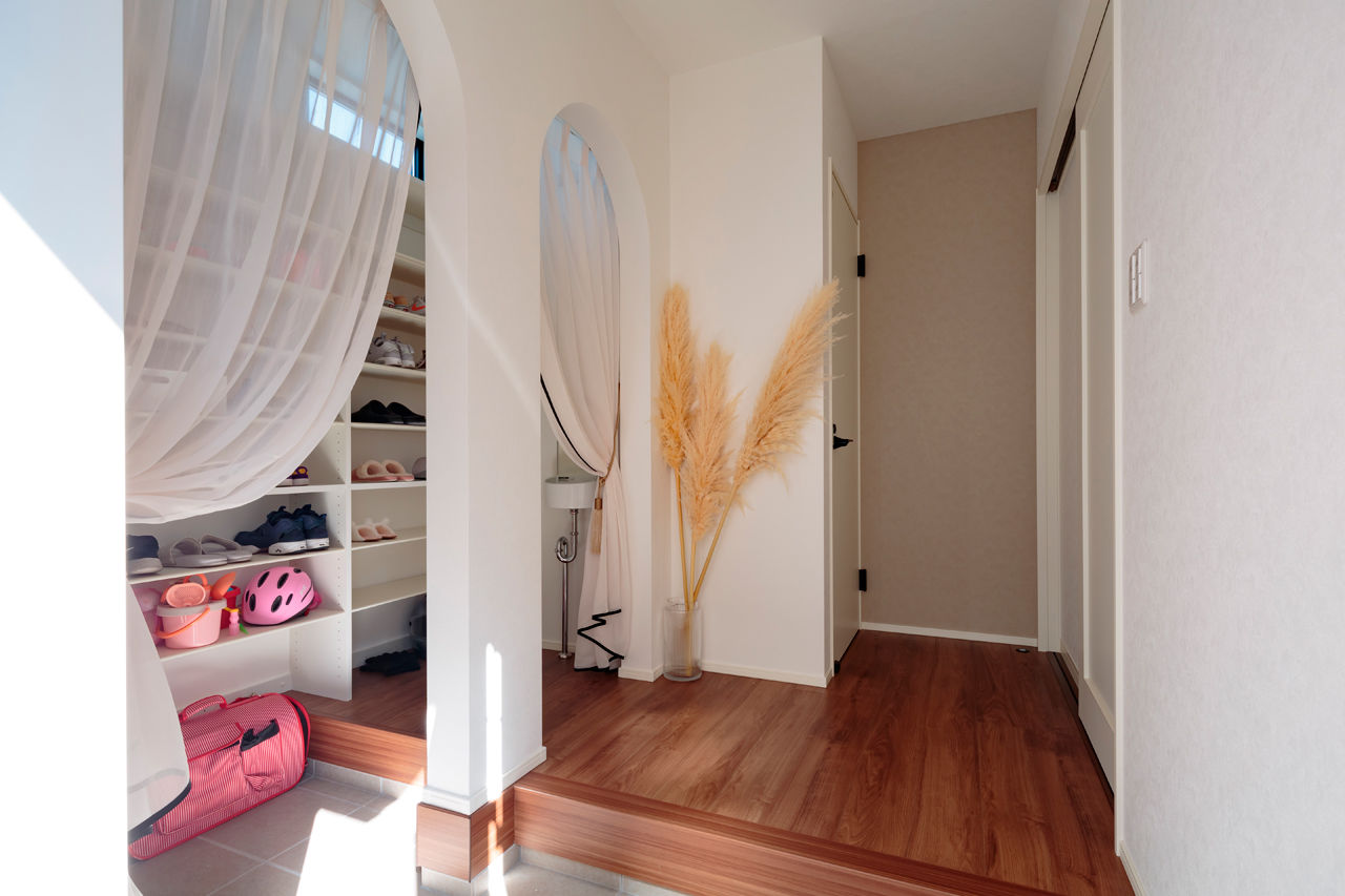 ハウスジャパン 【西尾市｜ビルトインガレージ】30坪未満でも実現！可愛い韓国風インテリアの家の建築実例画像6