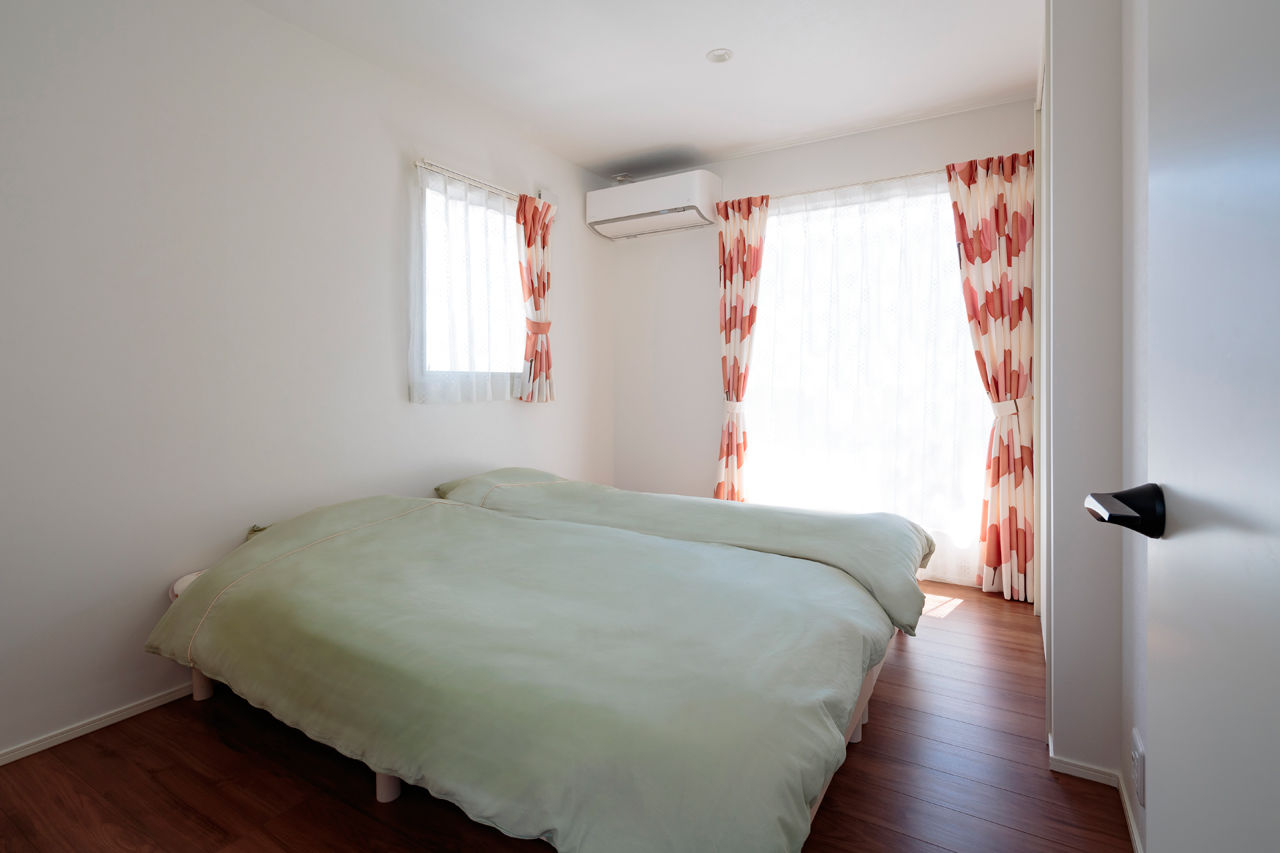 ハウスジャパン 【西尾市｜ビルトインガレージ】30坪未満でも実現！可愛い韓国風インテリアの家の建築実例画像9