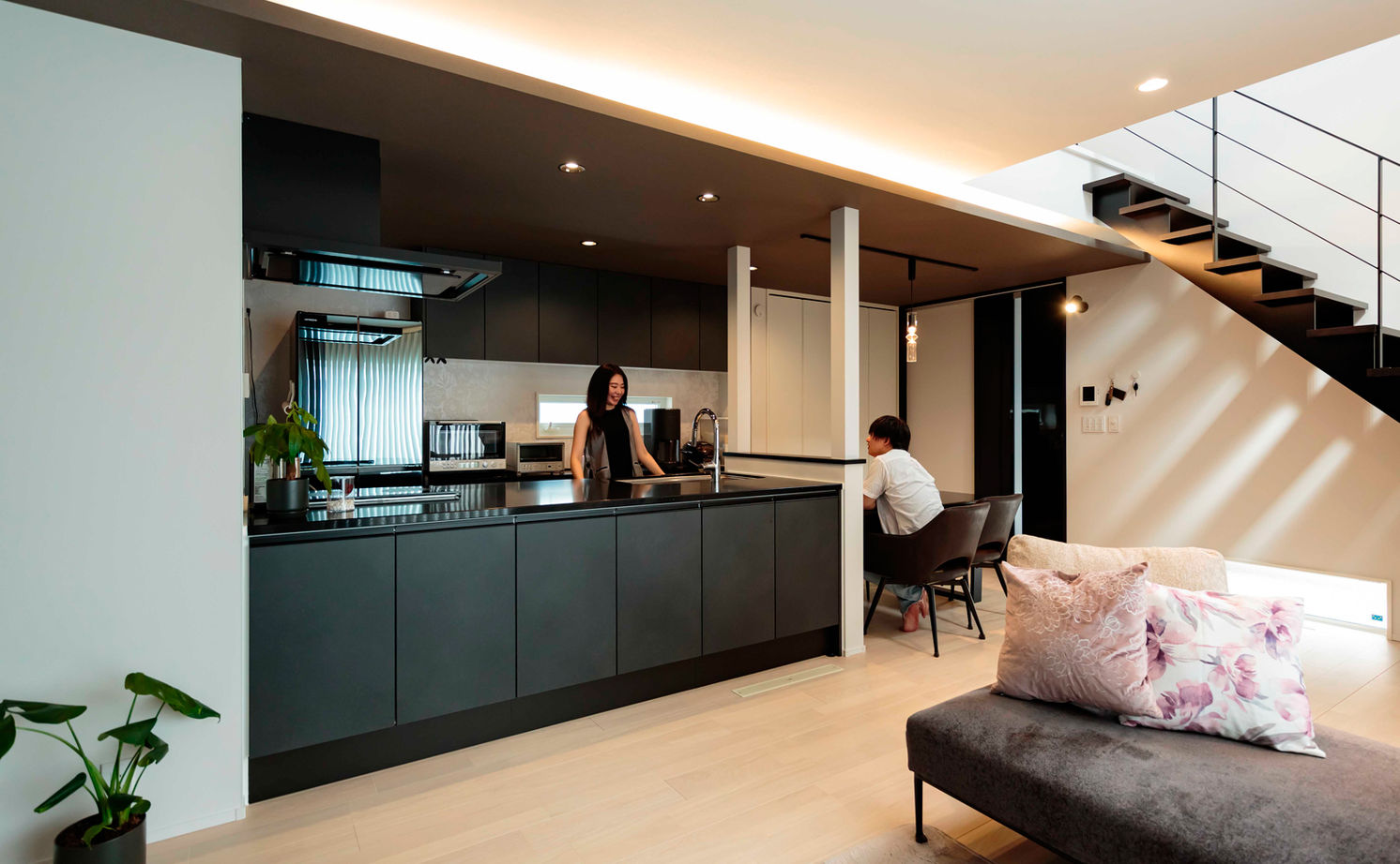 ハウスジャパン 【碧南市｜30坪台｜2階建て】「欲しい」を全部！定額制で実現した収納充実の家の建築実例画像2