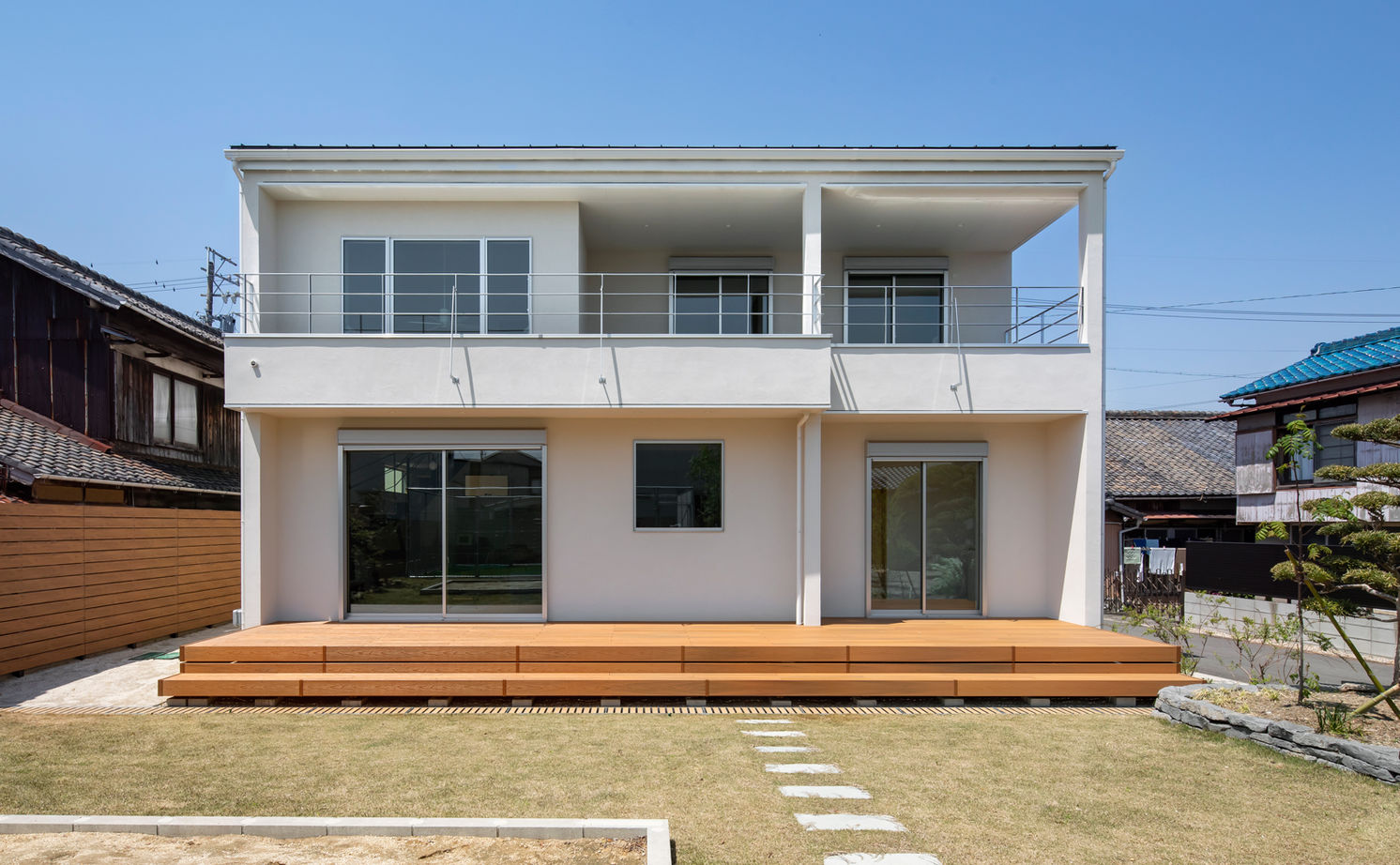 ハウスジャパン 【愛知県｜ビルトインガレージ】北欧テイスト！吹抜けスケルトン階段のガレージハウスの建築実例画像5