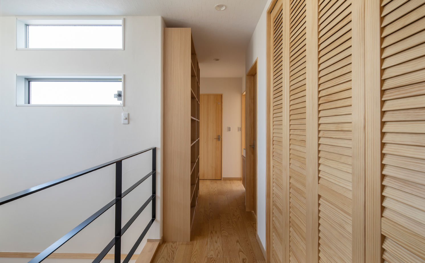 ハウスジャパン 【愛知県｜ビルトインガレージ】北欧テイスト！吹抜けスケルトン階段のガレージハウスの建築実例画像10